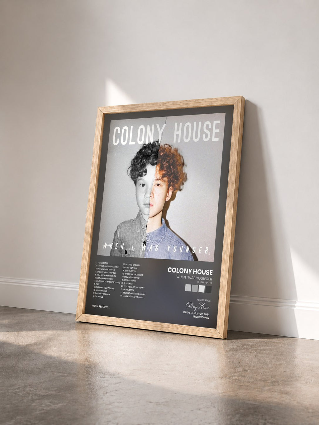#bois Tableau de l'album When I Was Younger (10 Years Later) de Colony House vu de trois quarts, cadre en bois brut