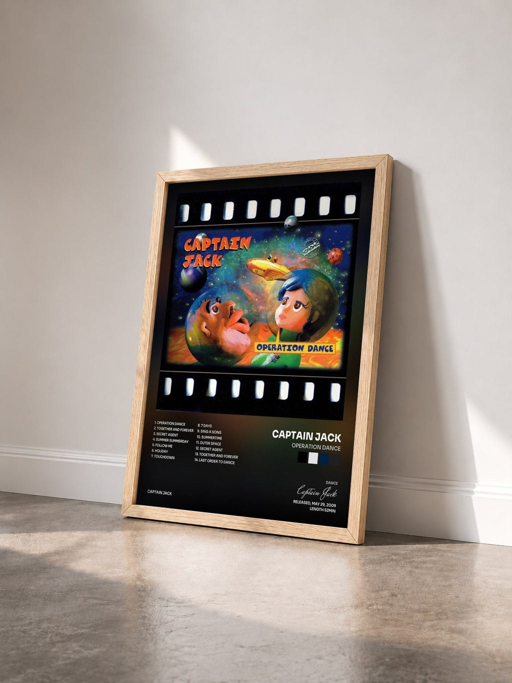 #bois Tableau de l'album Operation Dance de Captain Jack vu de trois quarts, cadre en bois brut