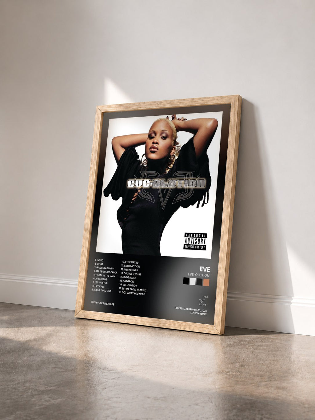 #bois Tableau de l'album Eve-Olution de Eve vu de trois quarts, cadre en bois brut