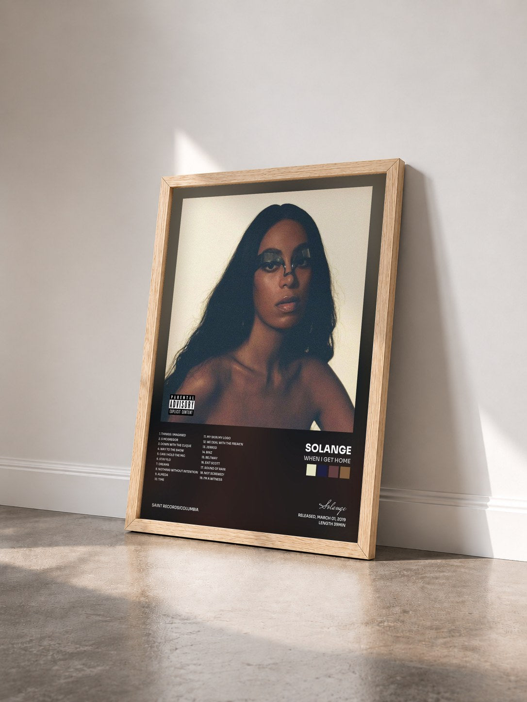 #bois Tableau de l'album When I Get Home de Solange vu de trois quarts, cadre en bois brut
