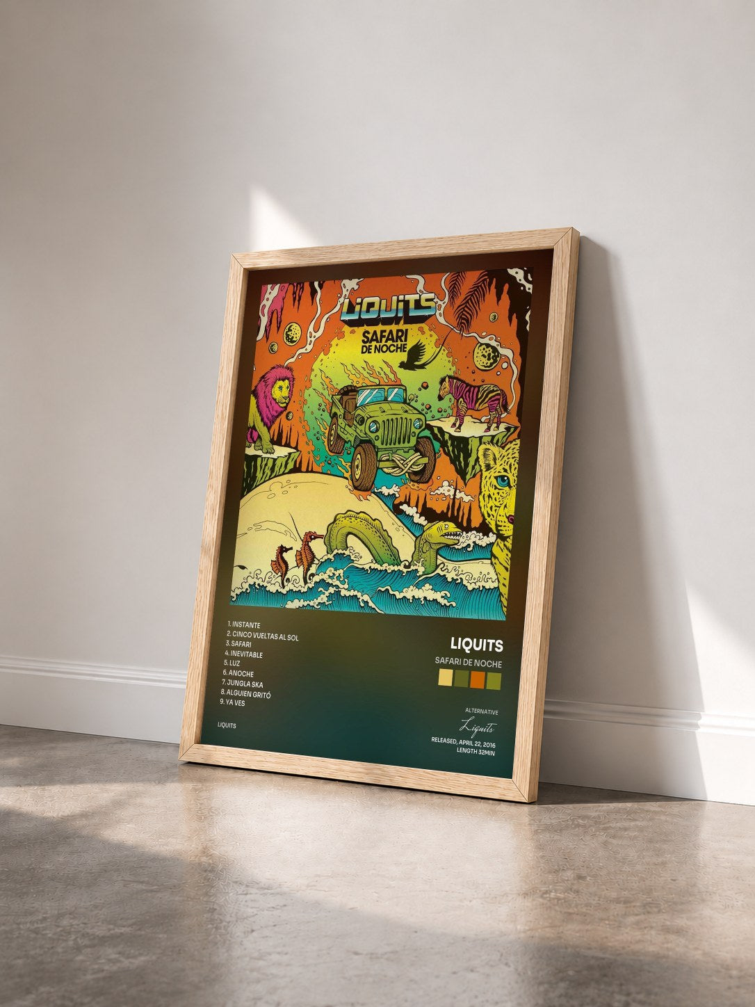 #bois Tableau de l'album Safari de Noche de Liquits vu de trois quarts, cadre en bois brut