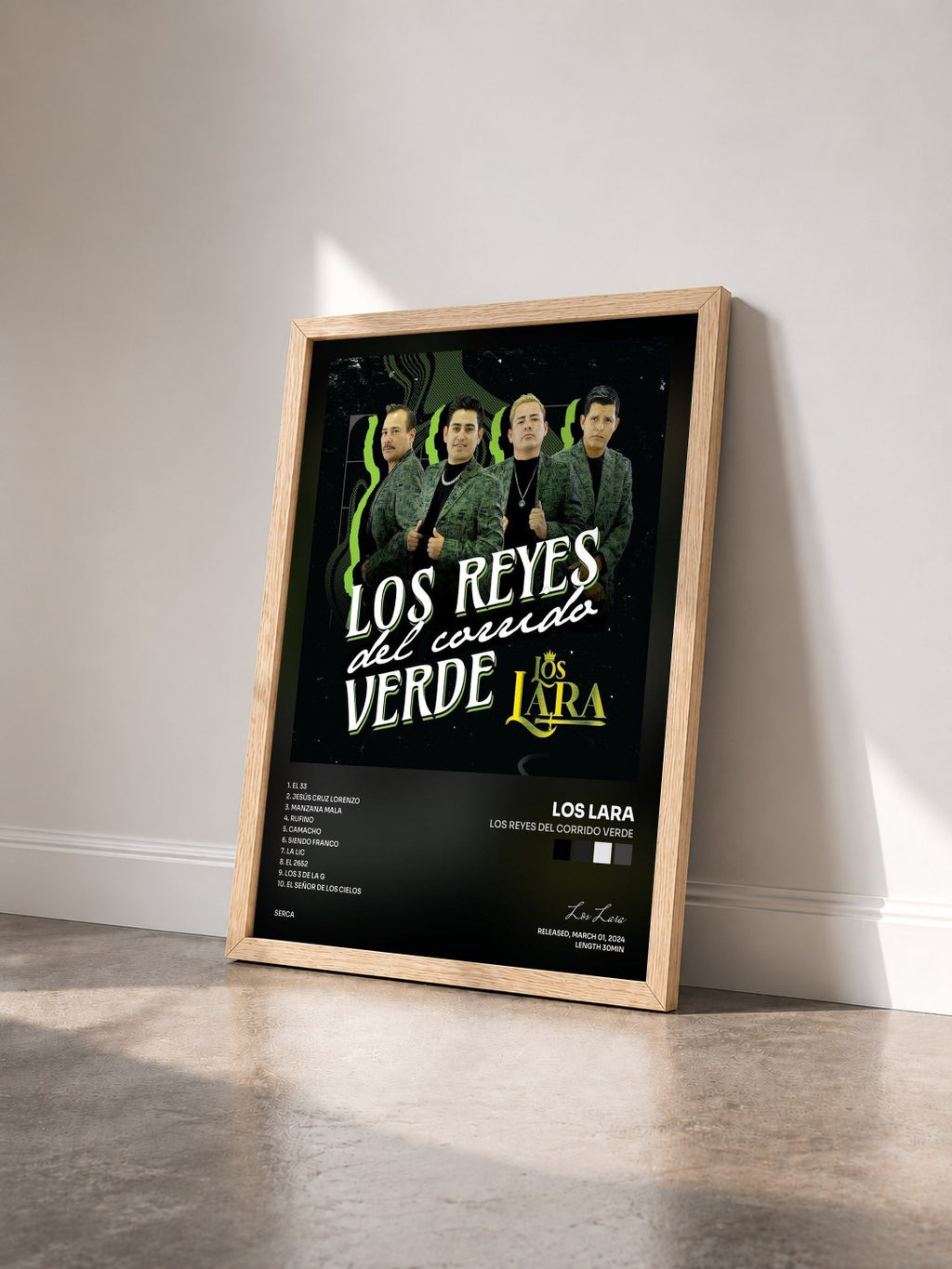 #bois Tableau de l'album Los Reyes Del Corrido Verde de Los Lara vu de trois quarts, cadre en bois brut