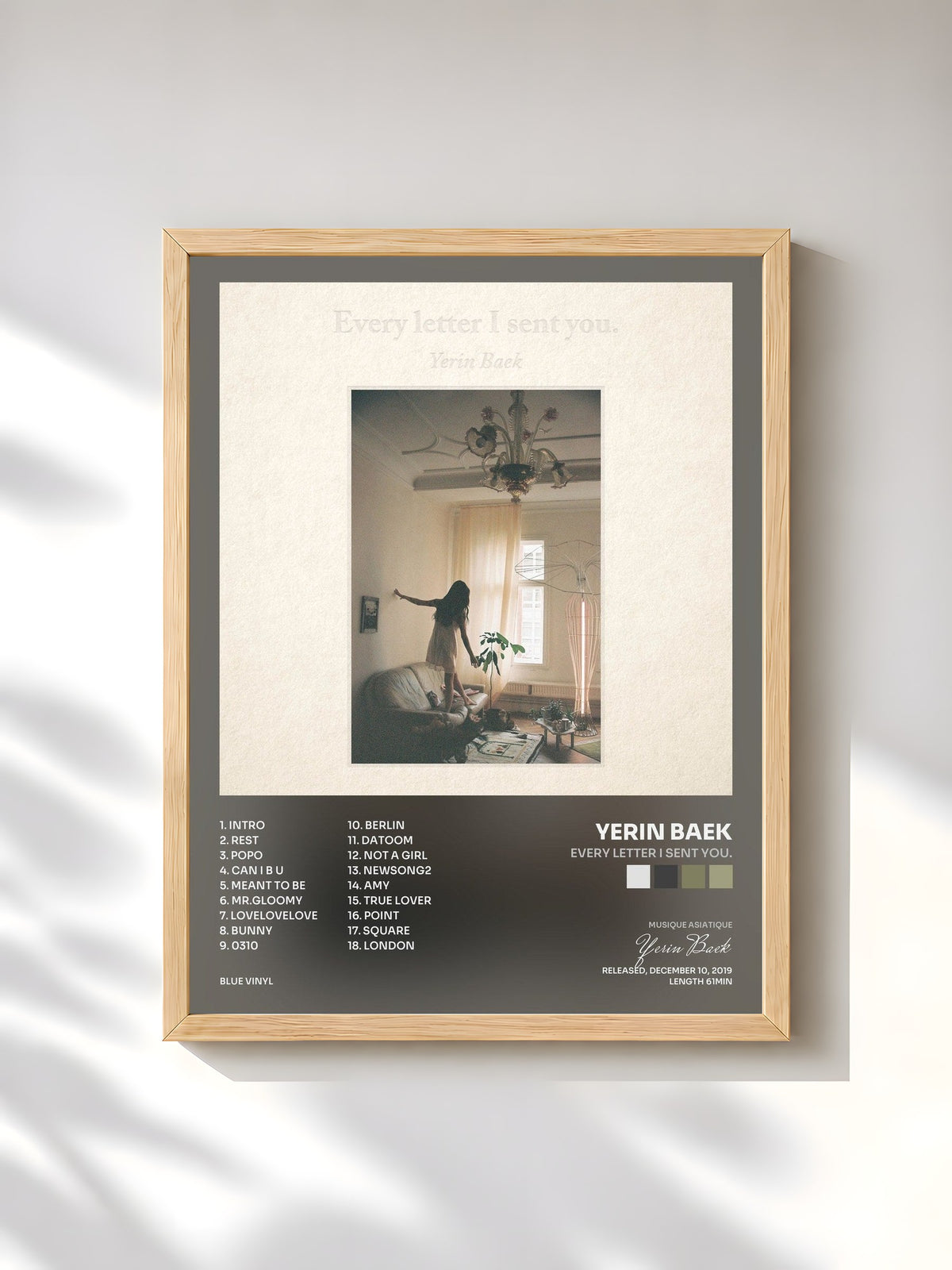 #bois Tableau de l'album Every letter I sent you. de Yerin Baek, cadre en bois brut, imprimé et encadré en France