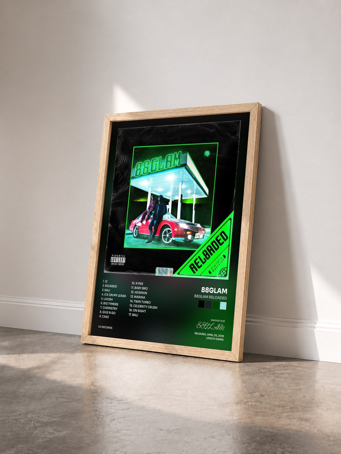 #bois Tableau de l'album 88GLAM RELOADED de 88GLAM vu de trois quarts, cadre en bois brut
