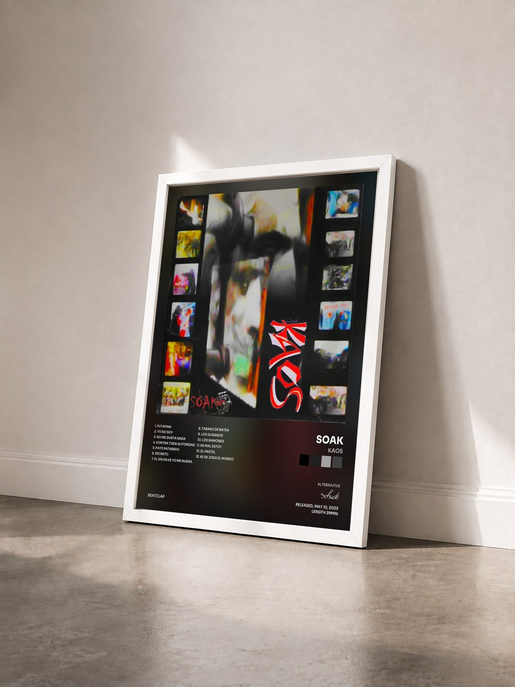 #blanc Tableau de l'album Kaos de Soak vu de trois quarts, cadre blanc