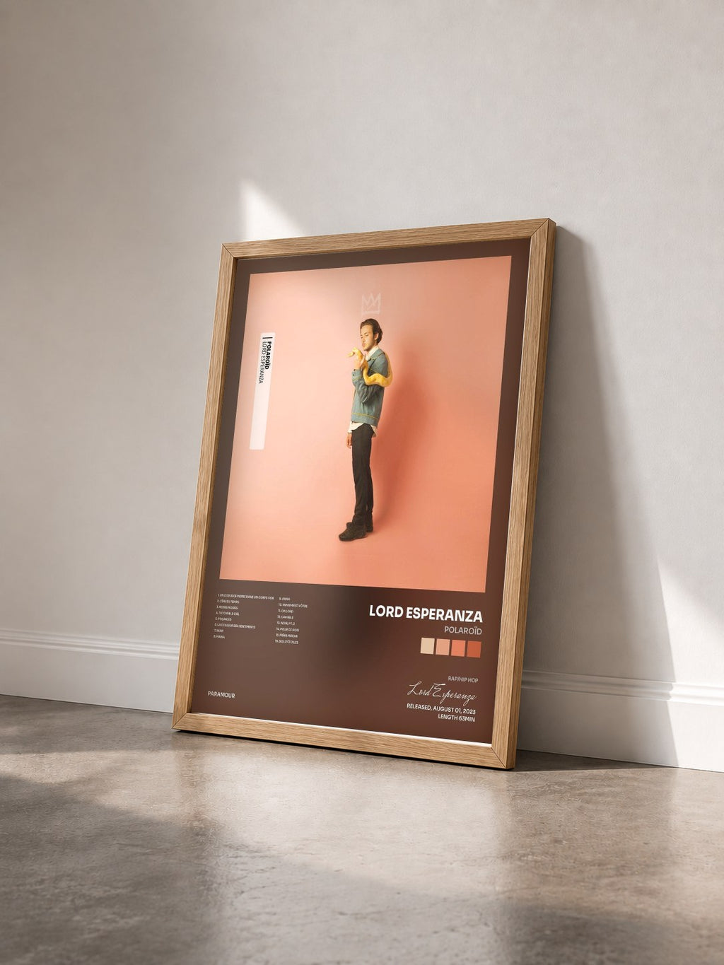 #bois Tableau de l'album Polaroïd de Lord Esperanza vu de trois quarts, cadre en bois brut