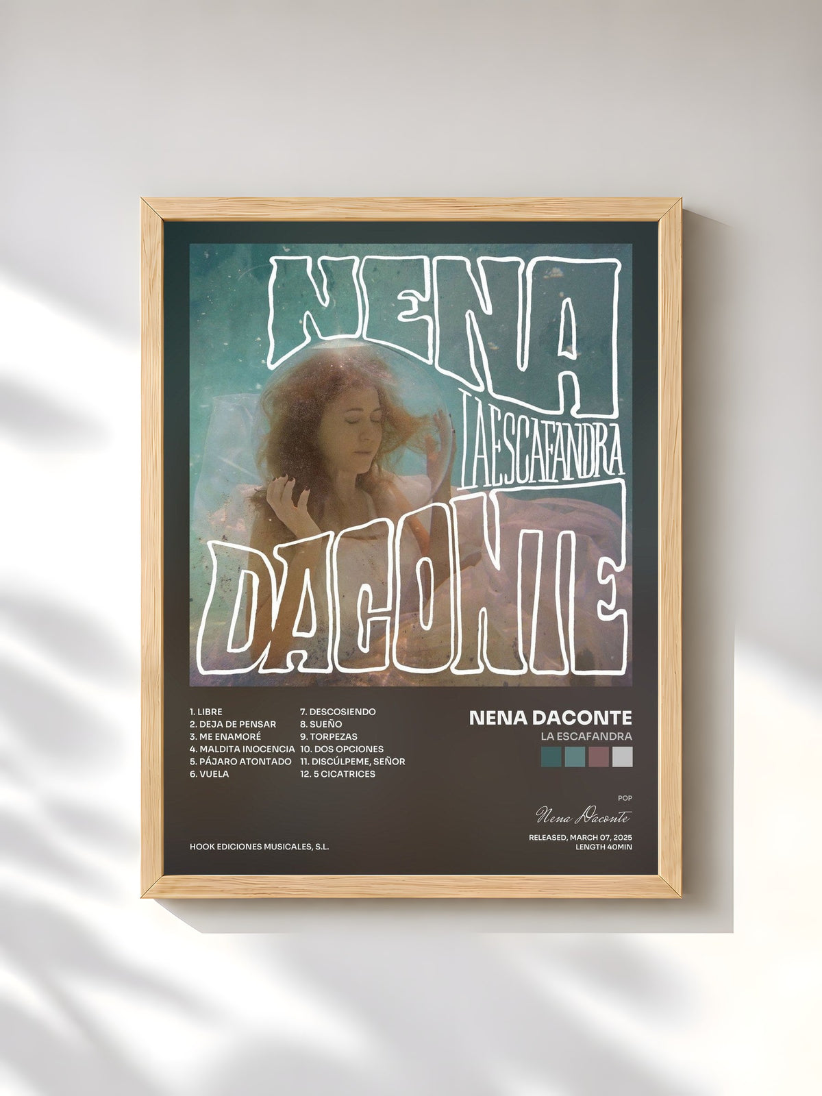 #bois Tableau de l'album La Escafandra de Nena Daconte, cadre en bois brut, imprimé et encadré en France