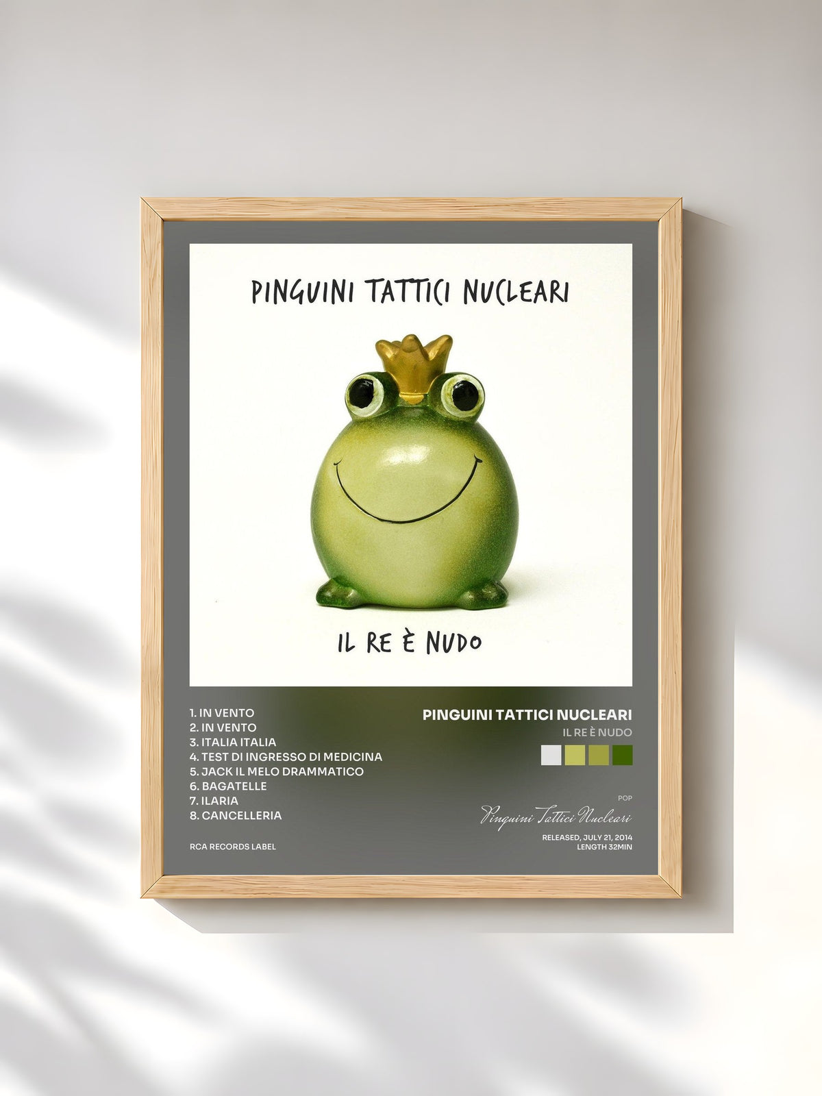 #bois Tableau de l'album Il Re è nudo de Pinguini Tattici Nucleari, cadre en bois brut, imprimé et encadré en France