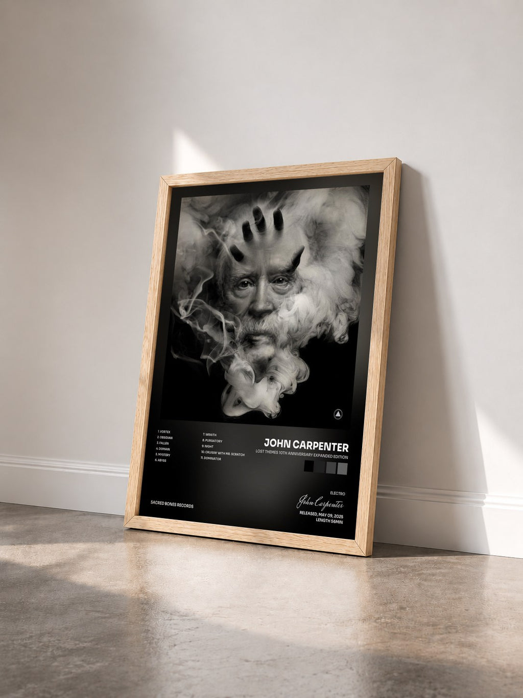 #bois Tableau de l'album Lost Themes 10th Anniversary Expanded Edition de John Carpenter vu de trois quarts, cadre en bois brut