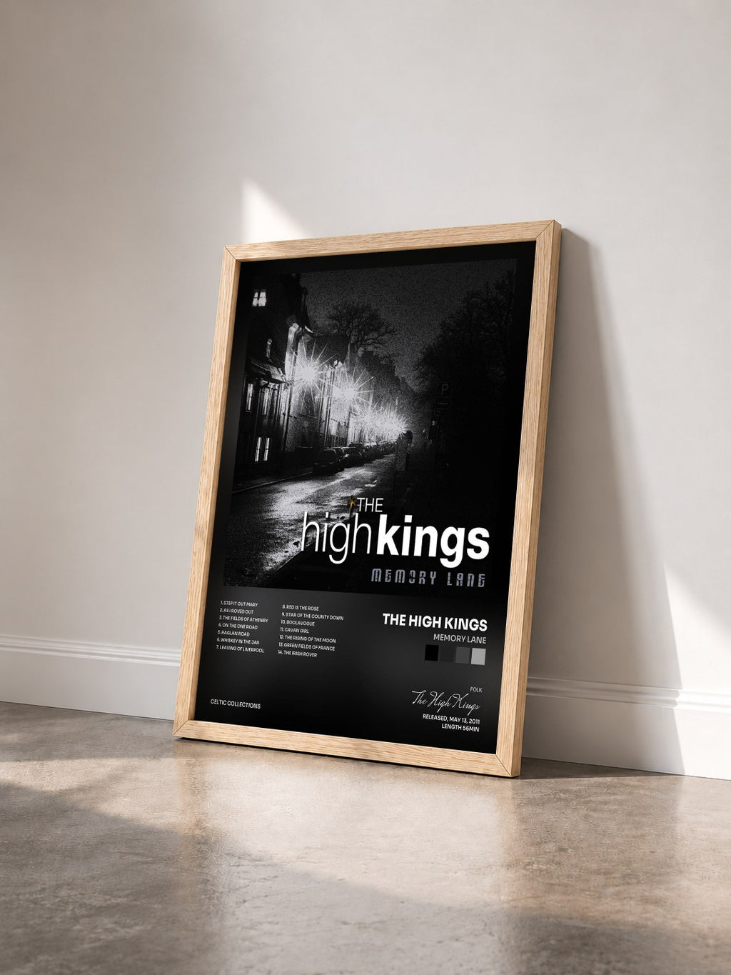 #bois Tableau de l'album Memory Lane de The High Kings vu de trois quarts, cadre en bois brut