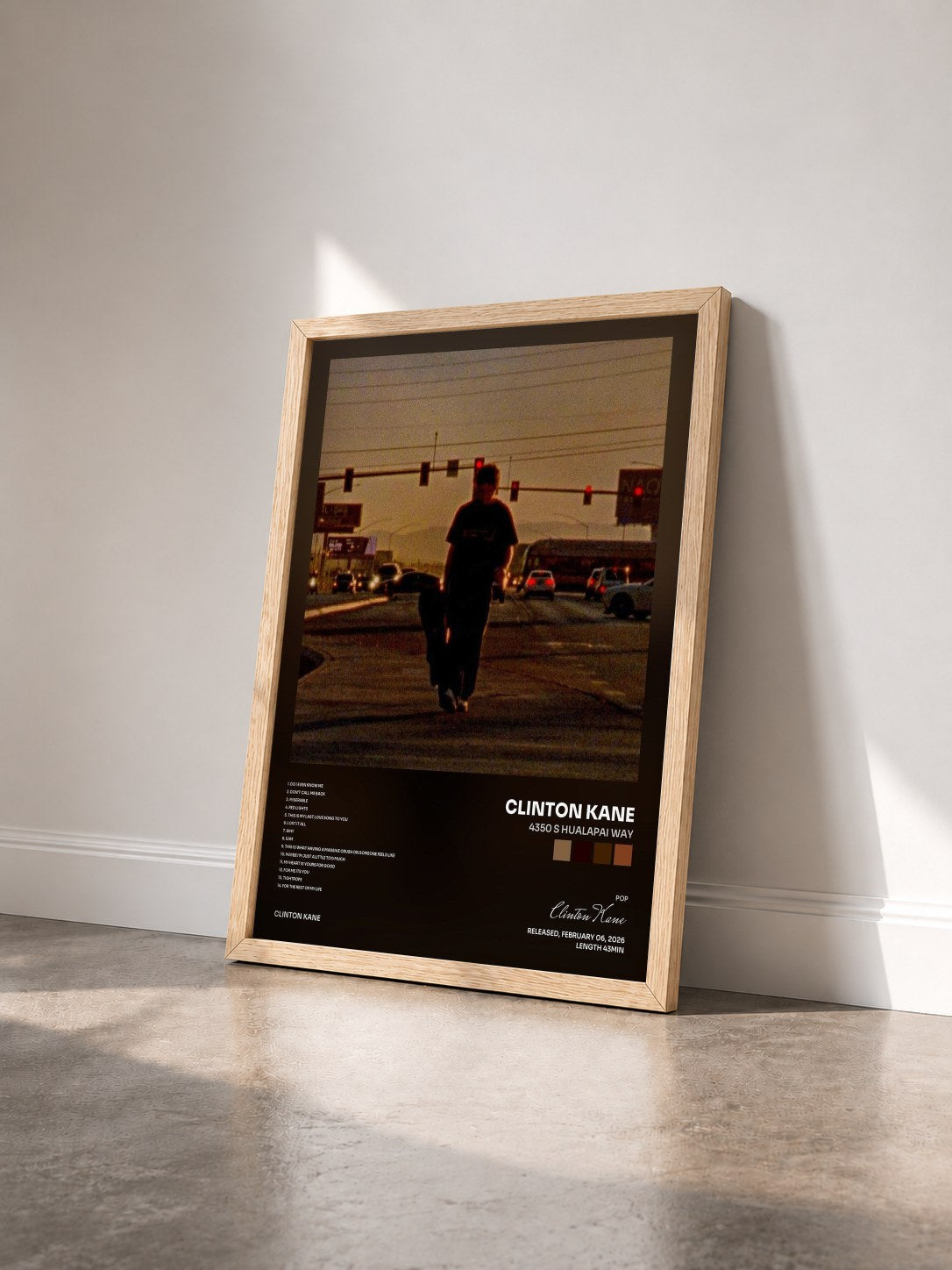 #bois Tableau de l'album 4350 S Hualapai Way de Clinton Kane vu de trois quarts, cadre en bois brut