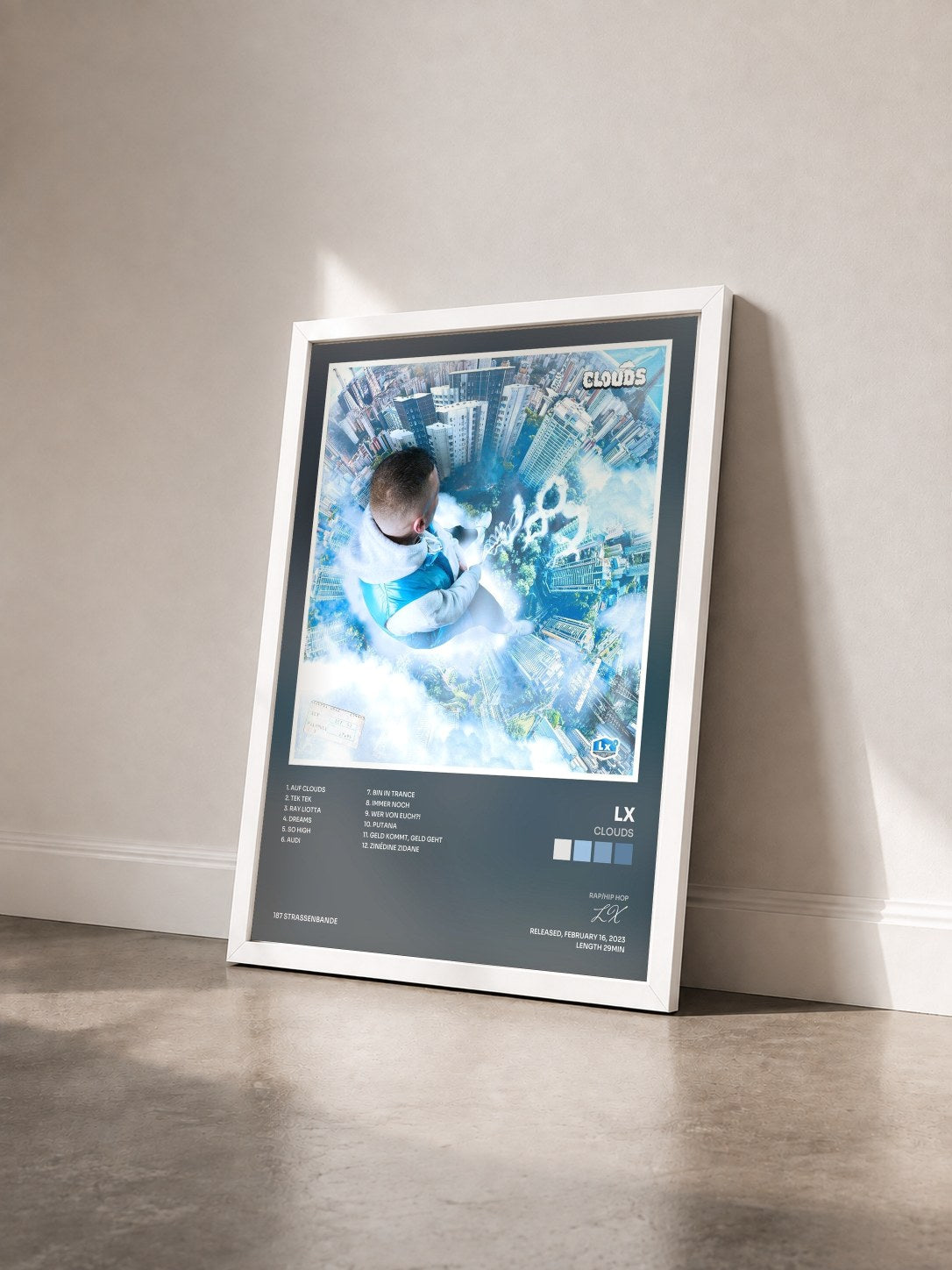 #blanc Tableau de l'album CLOUDS de LX vu de trois quarts, cadre blanc