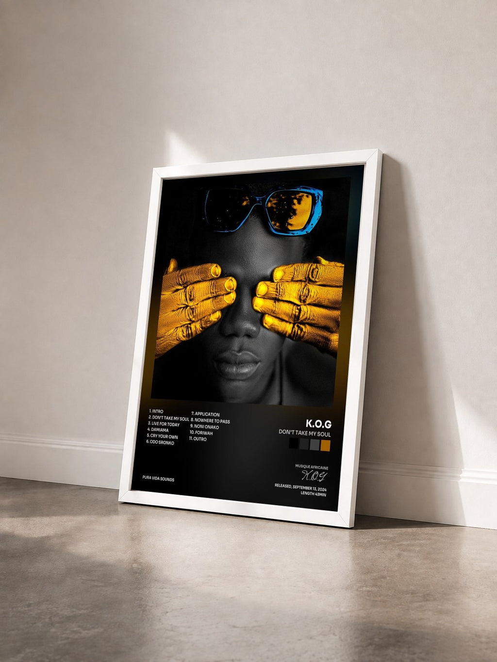 #blanc Tableau de l'album Don't Take My Soul de K.O.G vu de trois quarts, cadre blanc