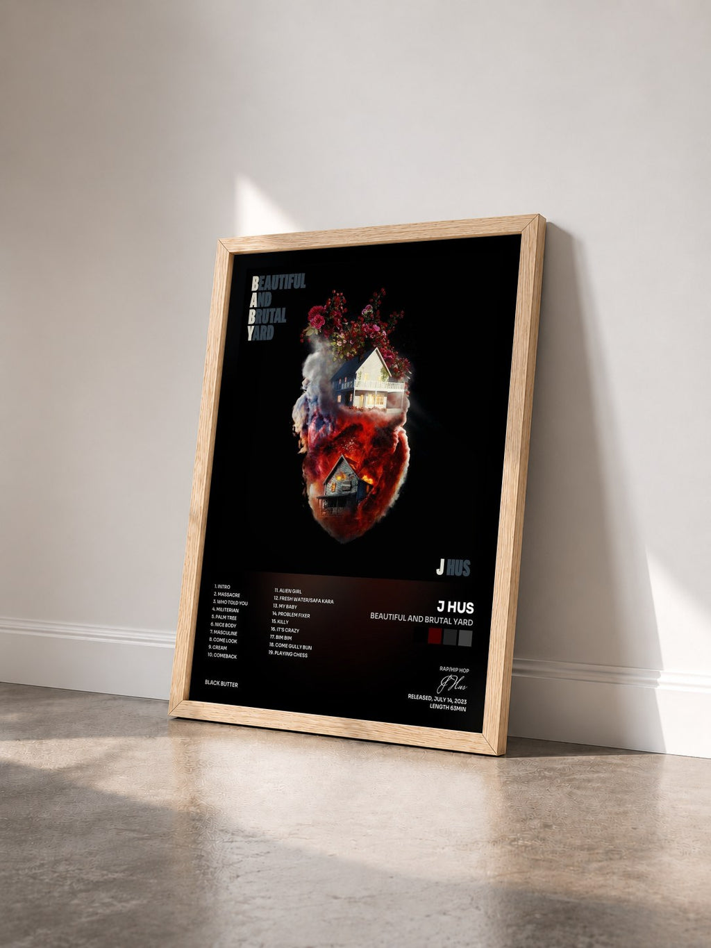 #bois Tableau de l'album Beautiful And Brutal Yard de J Hus vu de trois quarts, cadre en bois brut