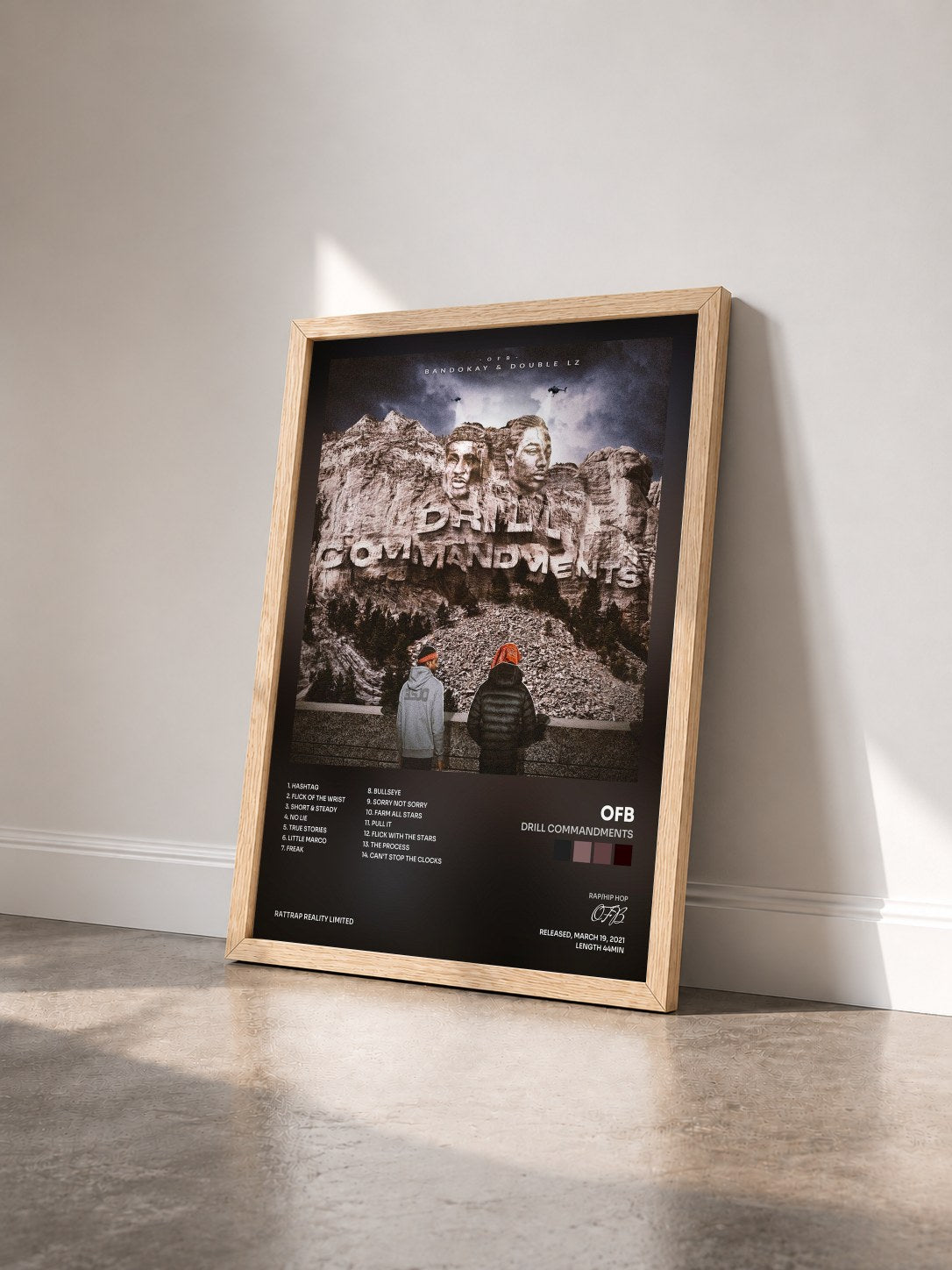 #bois Tableau de l'album Drill Commandments de OFB vu de trois quarts, cadre en bois brut