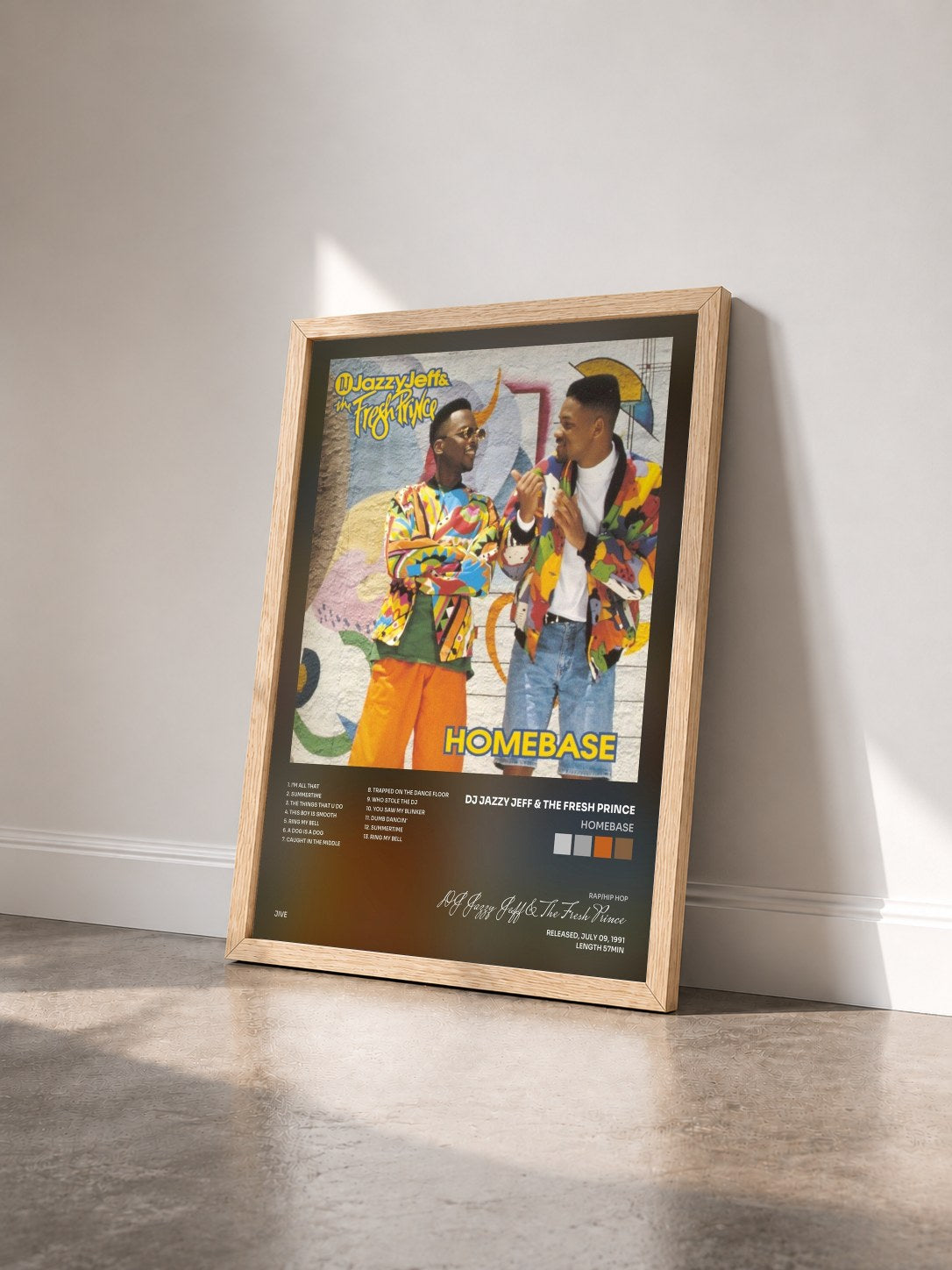 #bois Tableau de l'album Homebase de DJ Jazzy Jeff & The Fresh Prince vu de trois quarts, cadre en bois brut