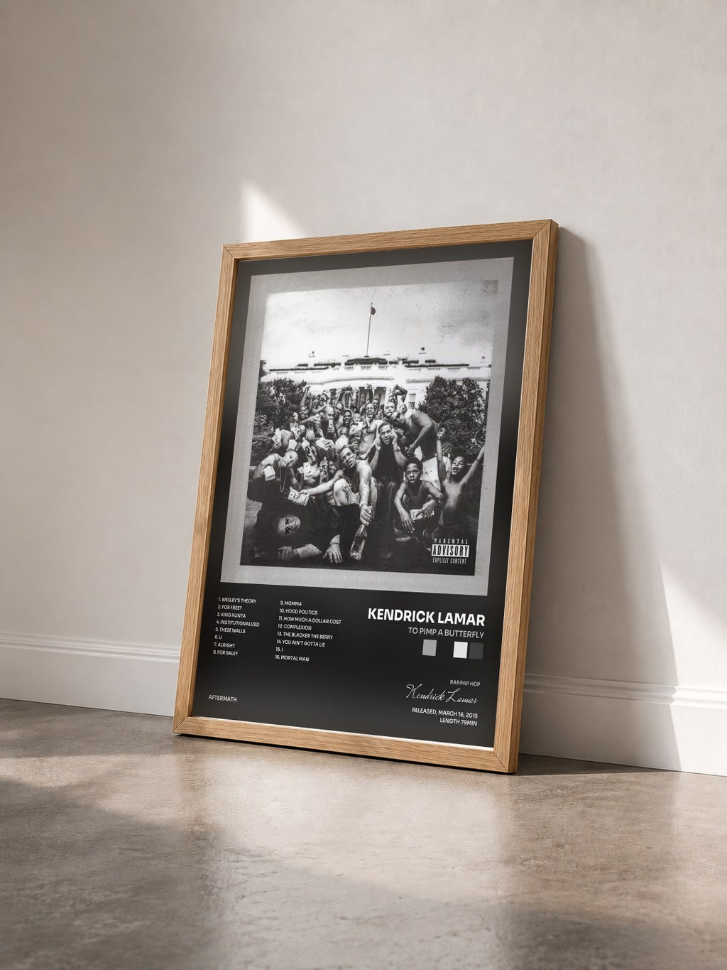 #bois Tableau de l'album To Pimp A Butterfly de Kendrick Lamar vu de trois quarts, cadre en bois brut