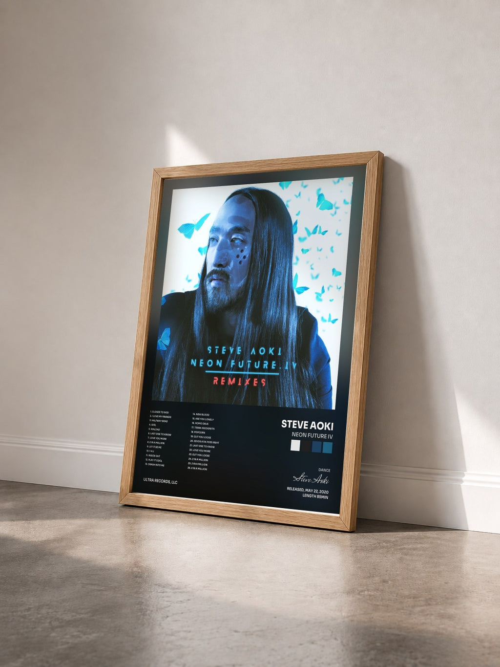 #bois Tableau de l'album Neon Future IV de Steve Aoki vu de trois quarts, cadre en bois brut