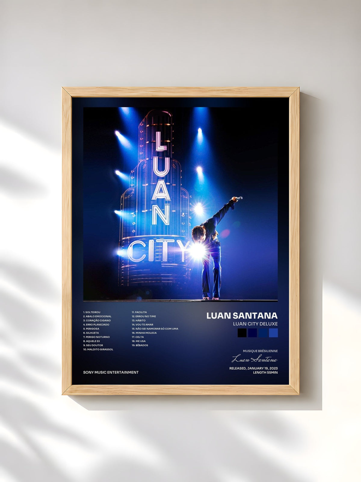 #bois Tableau de l'album LUAN CITY DELUXE de Luan Santana, cadre en bois brut, imprimé et encadré en France