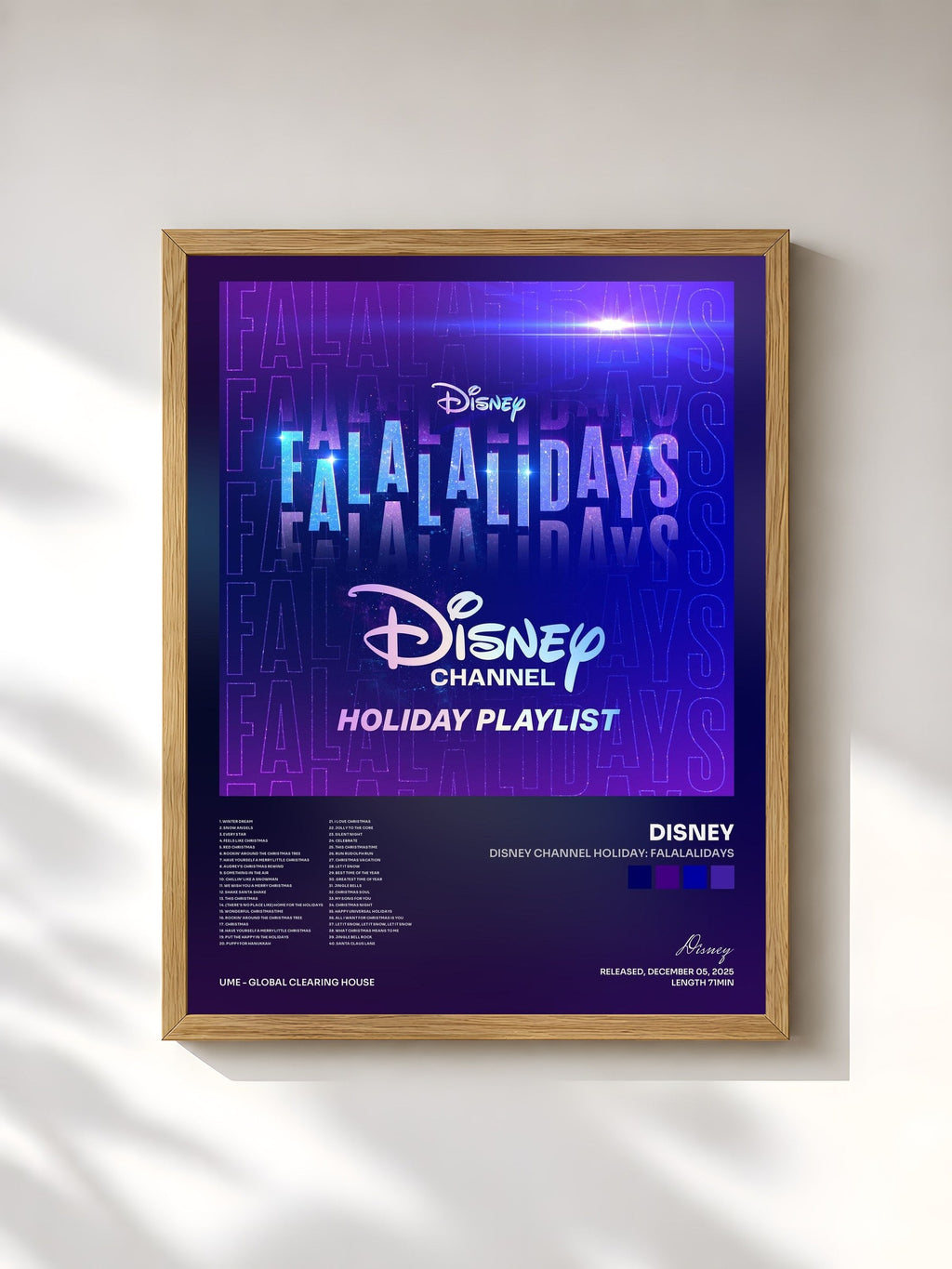 #bois Tableau de l'album Disney Channel Holiday: Falalalidays de Disney, cadre en bois brut, imprimé et encadré en France