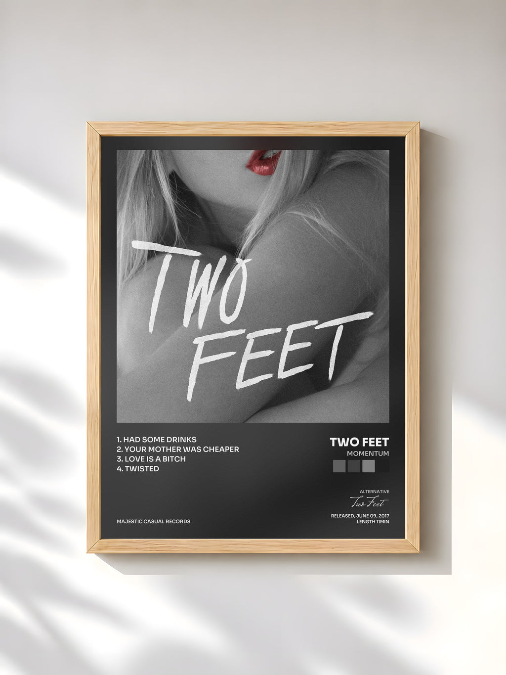 #bois Tableau de l'album Momentum de Two Feet, cadre en bois brut, imprimé et encadré en France