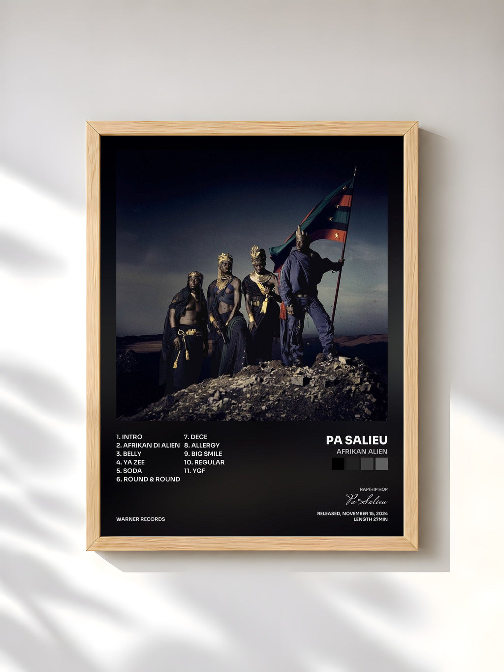 #bois Tableau de l'album Afrikan Alien de Pa Salieu, cadre en bois brut, imprimé et encadré en France