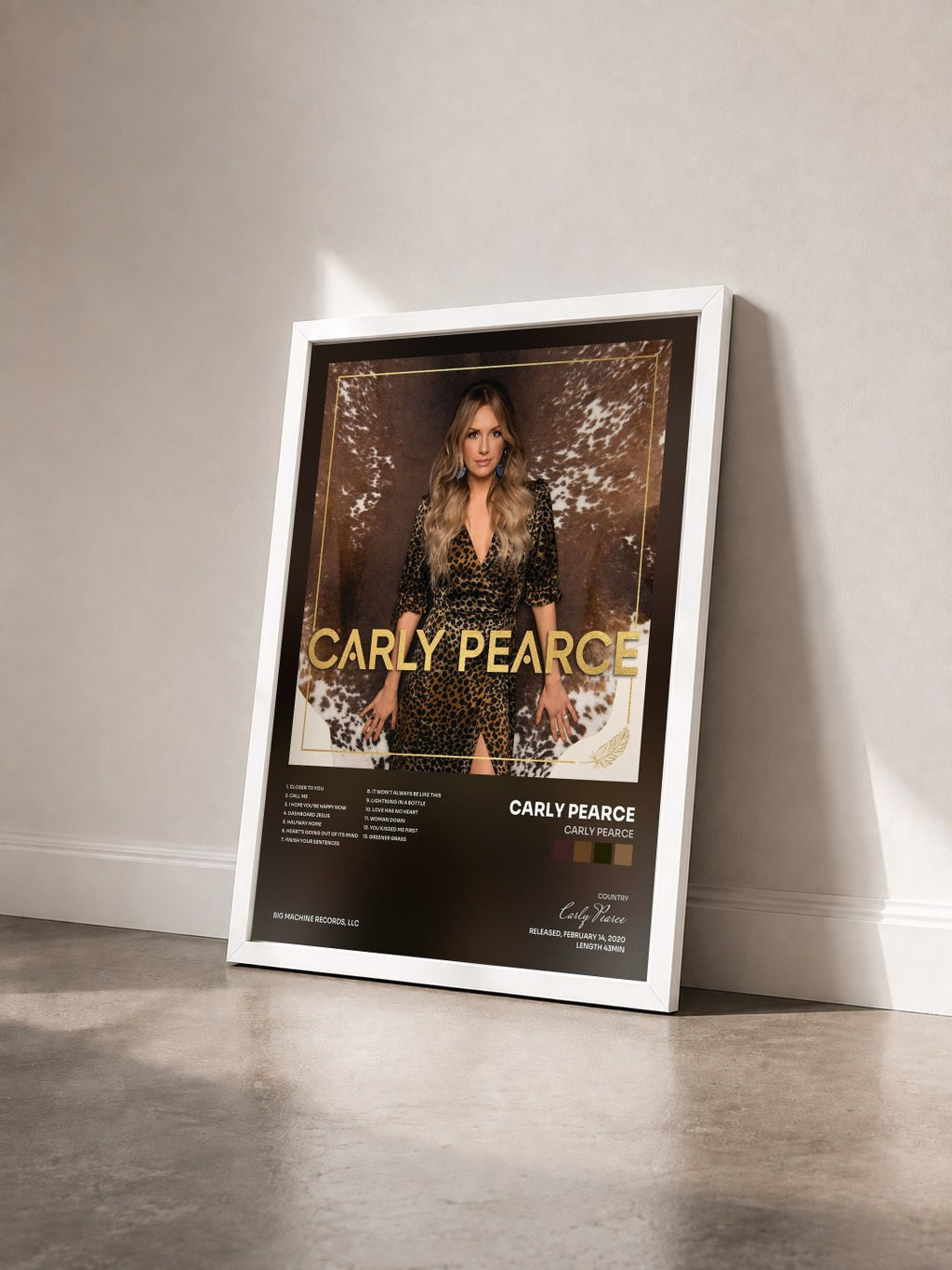 #blanc Tableau de l'album Carly Pearce de Carly Pearce vu de trois quarts, cadre blanc