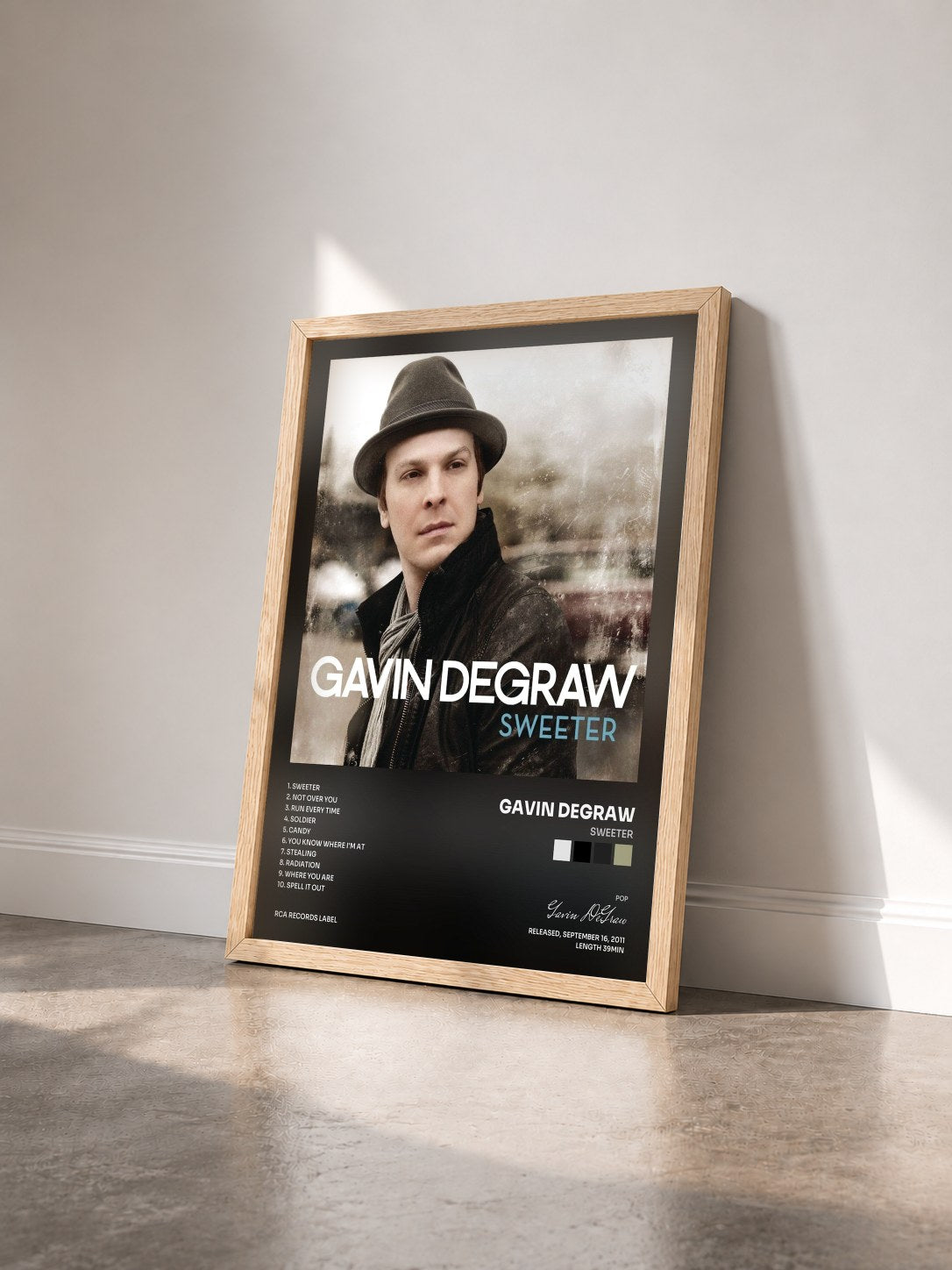 #bois Tableau de l'album Sweeter de Gavin DeGraw vu de trois quarts, cadre en bois brut