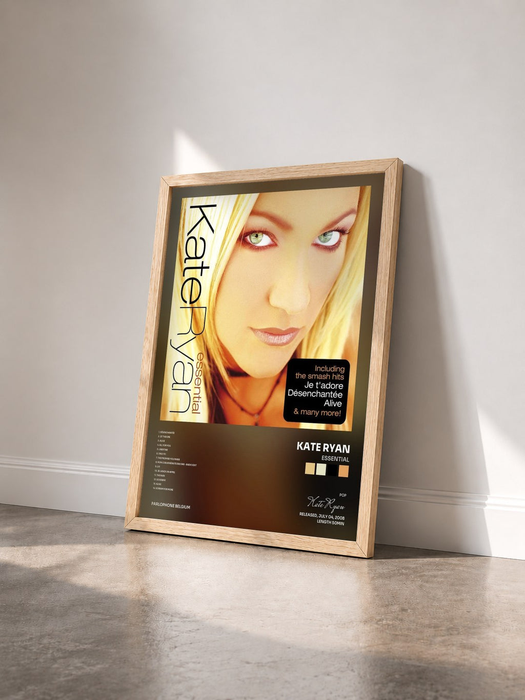 #bois Tableau de l'album Essential de Kate Ryan vu de trois quarts, cadre en bois brut