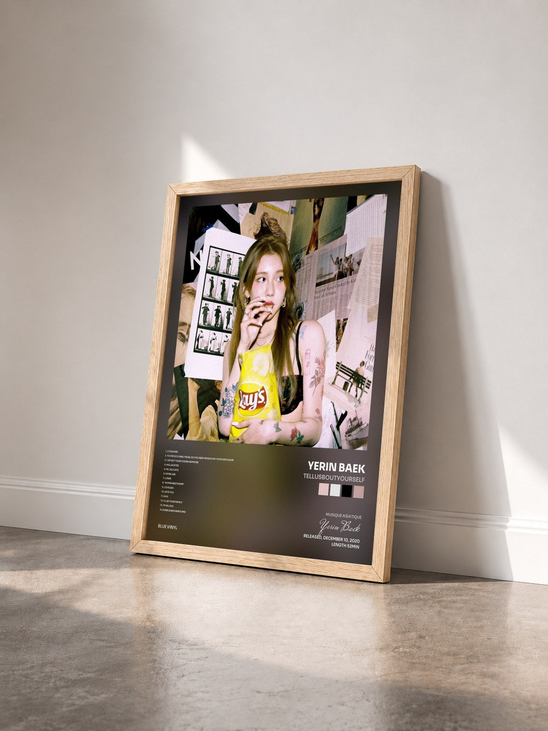 #bois Tableau de l'album tellusboutyourself de Yerin Baek vu de trois quarts, cadre en bois brut
