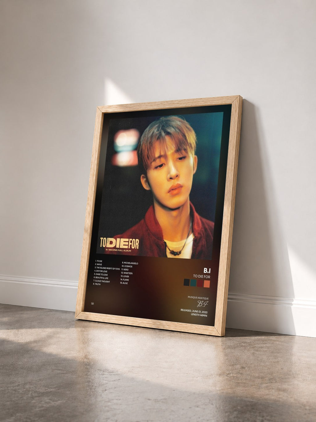 #bois Tableau de l'album TO DIE FOR de B.I vu de trois quarts, cadre en bois brut