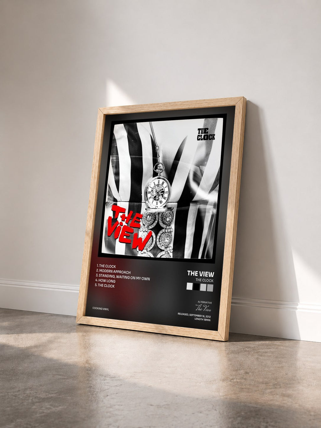 #bois Tableau de l'album The Clock de The View vu de trois quarts, cadre en bois brut