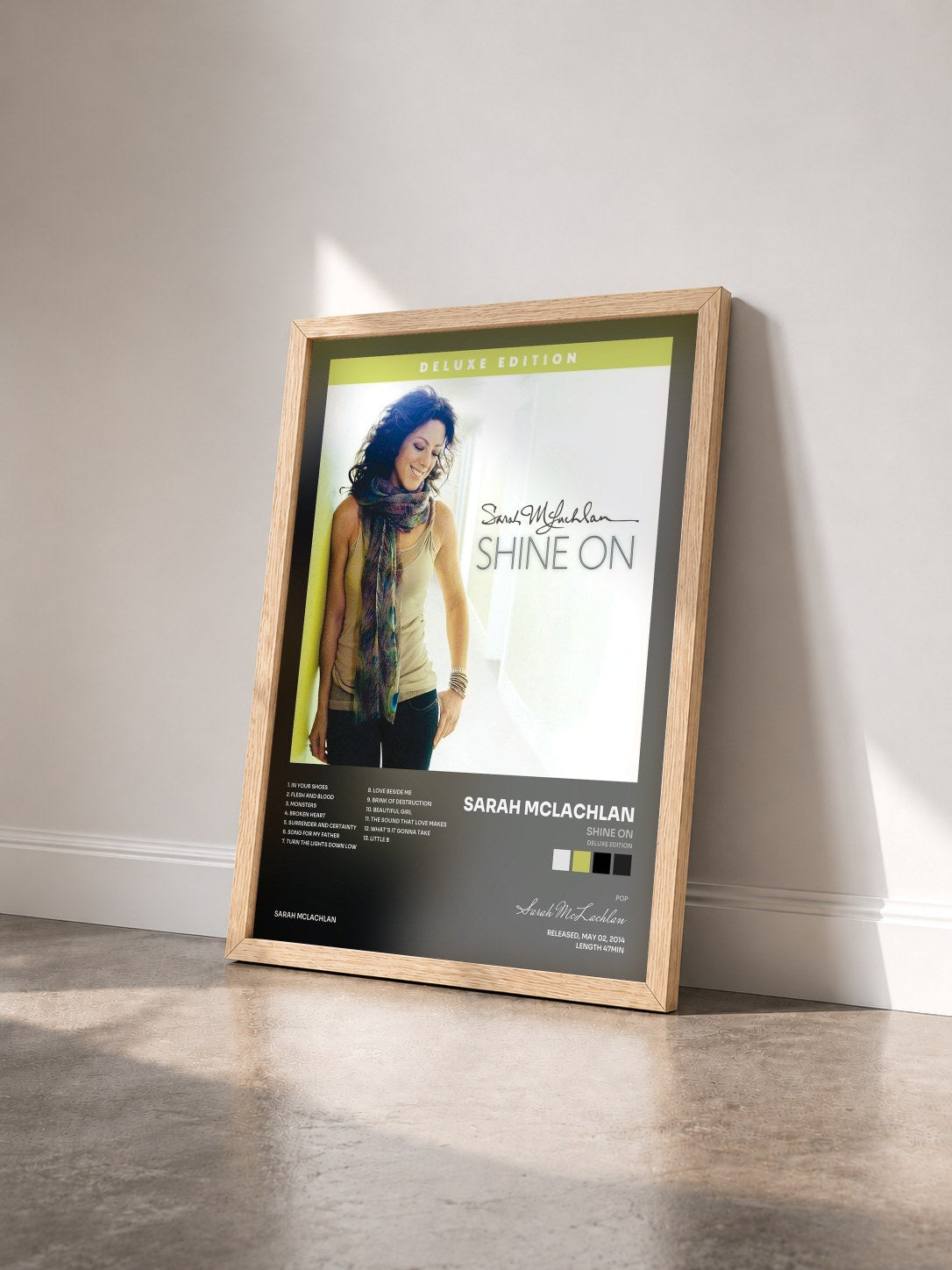 #bois Tableau de l'album Shine On (Deluxe Edition) de Sarah McLachlan vu de trois quarts, cadre en bois brut