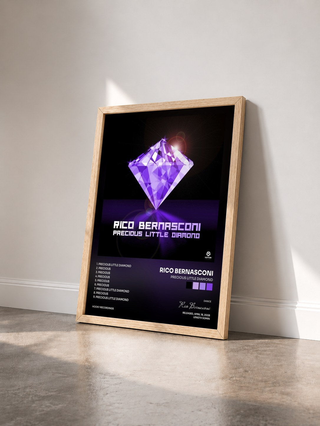 #bois Tableau de l'album Precious Little Diamond de Rico Bernasconi vu de trois quarts, cadre en bois brut