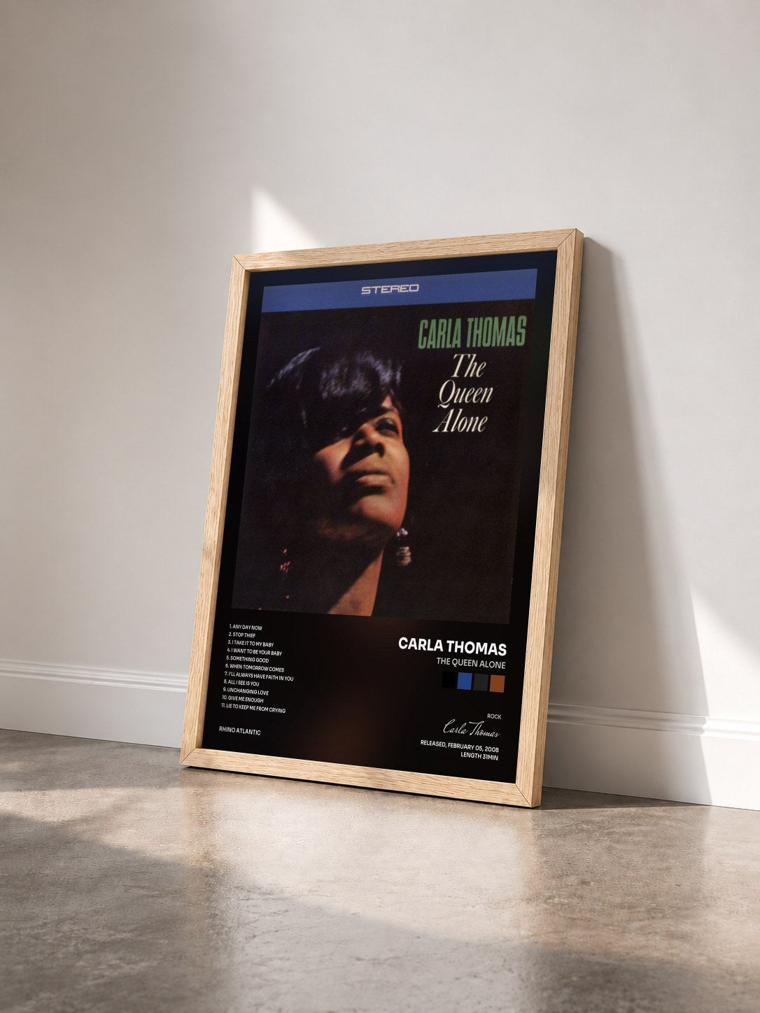#bois Tableau de l'album The Queen Alone de Carla Thomas vu de trois quarts, cadre en bois brut