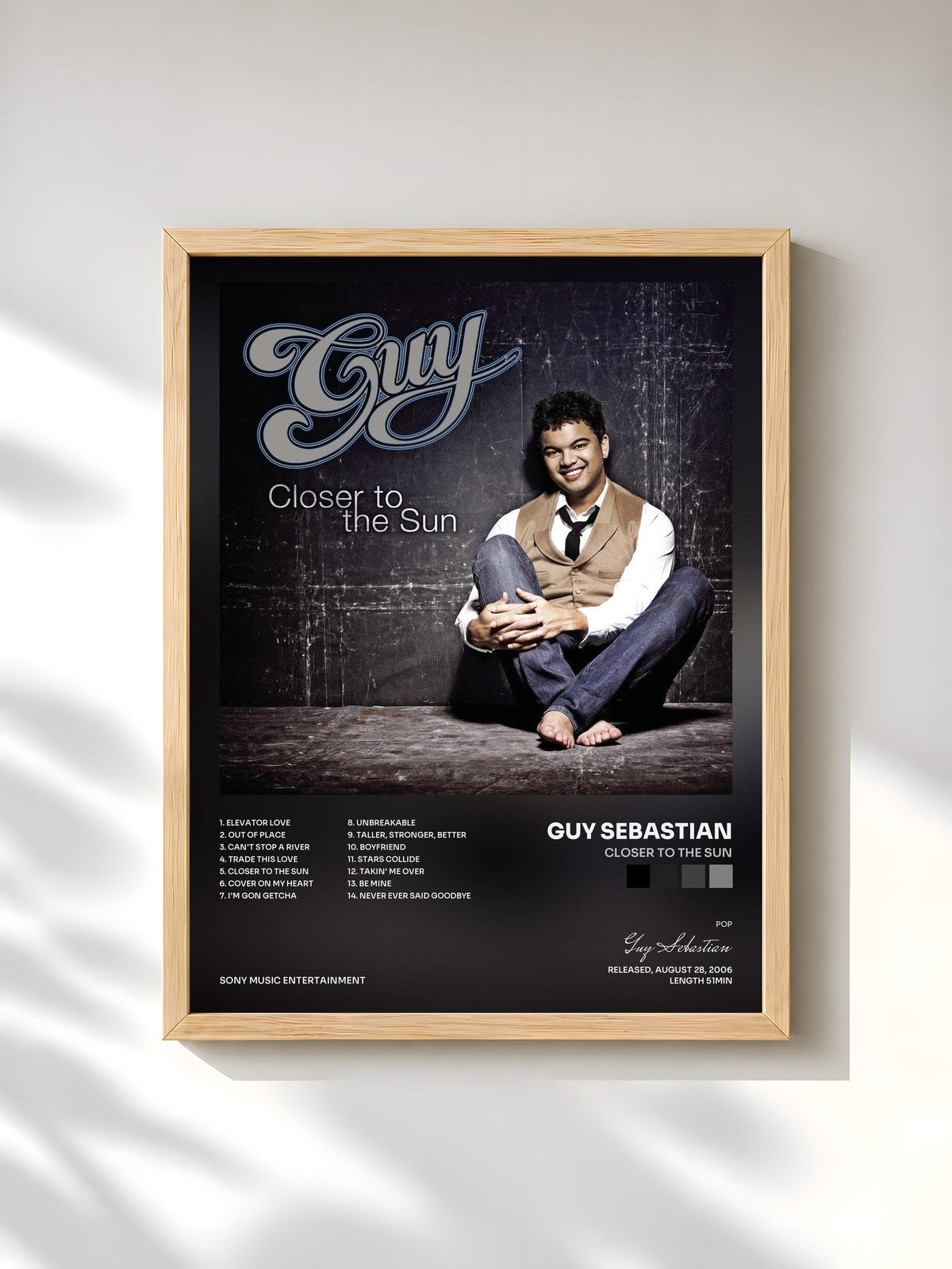 #bois Tableau de l'album Closer To The Sun de Guy Sebastian, cadre en bois brut, imprimé et encadré en France