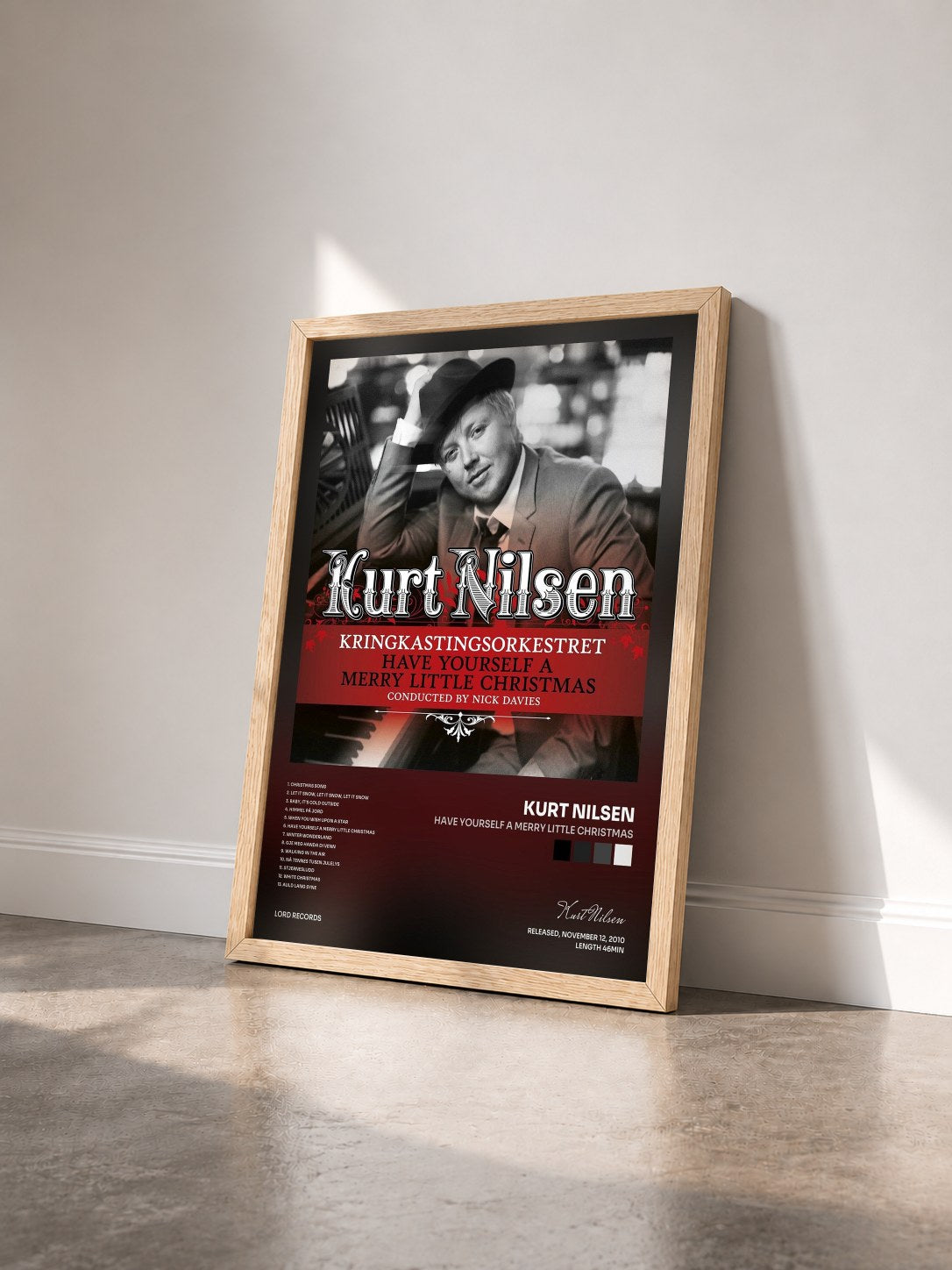 #bois Tableau de l'album Have Yourself A Merry Little Christmas de Kurt Nilsen vu de trois quarts, cadre en bois brut