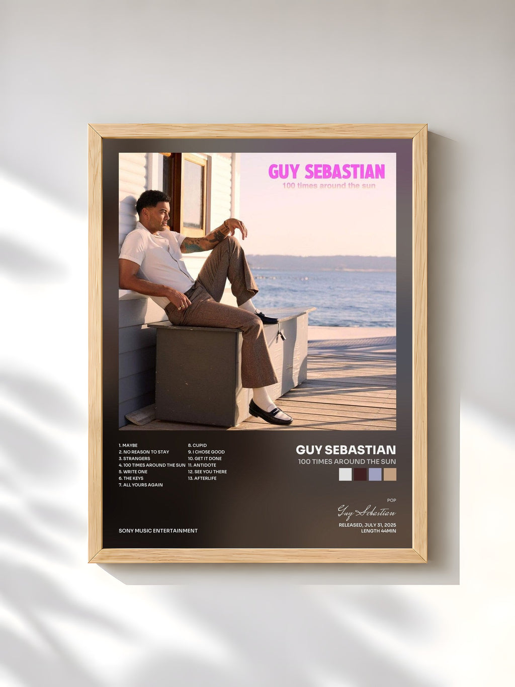 #bois Tableau de l'album 100 Times Around the Sun de Guy Sebastian, cadre en bois brut, imprimé et encadré en France