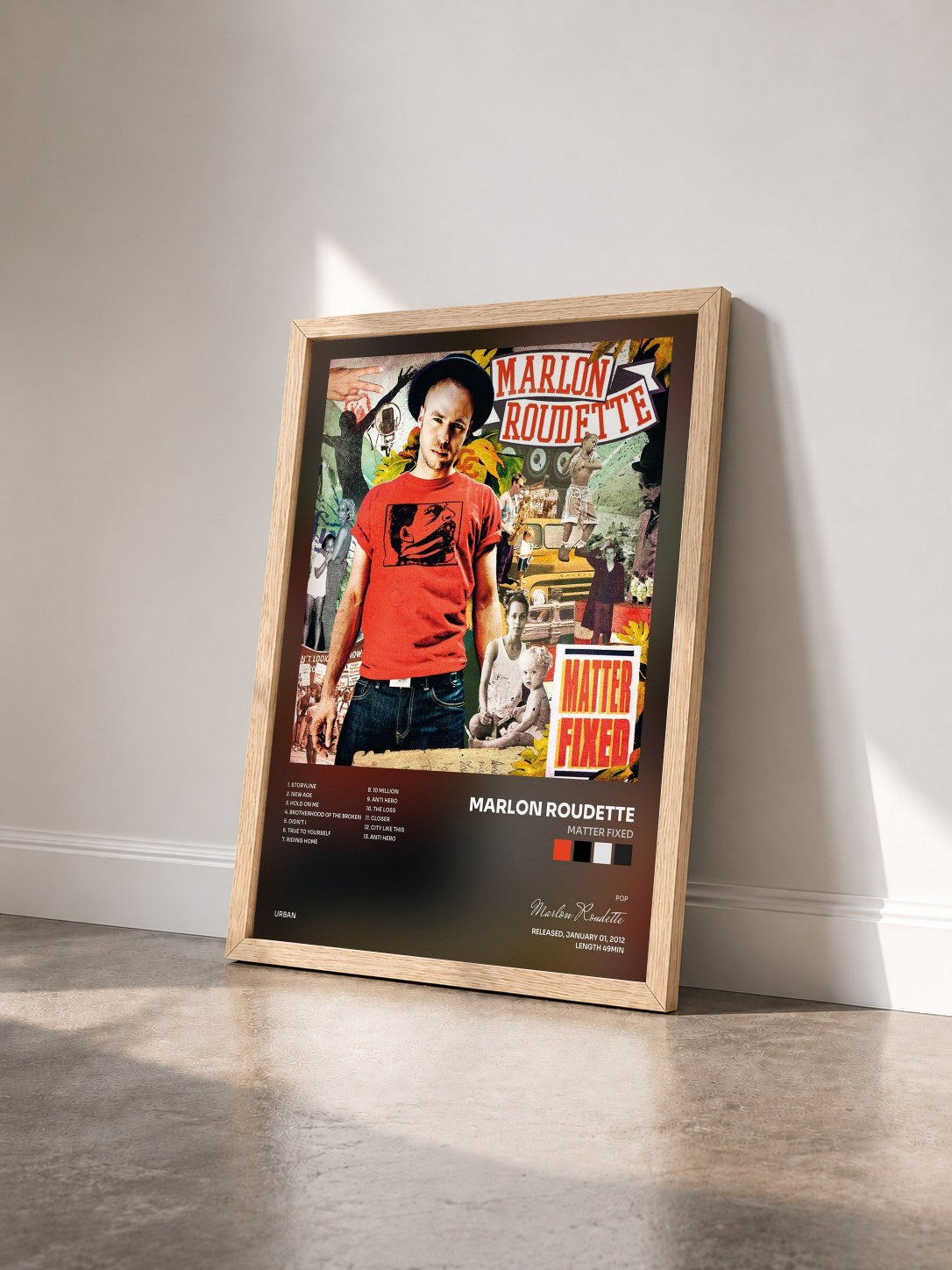#bois Tableau de l'album Matter Fixed de Marlon Roudette vu de trois quarts, cadre en bois brut