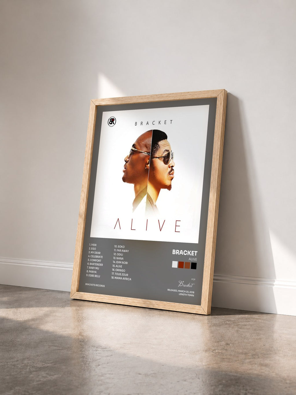 #bois Tableau de l'album Alive de Bracket vu de trois quarts, cadre en bois brut