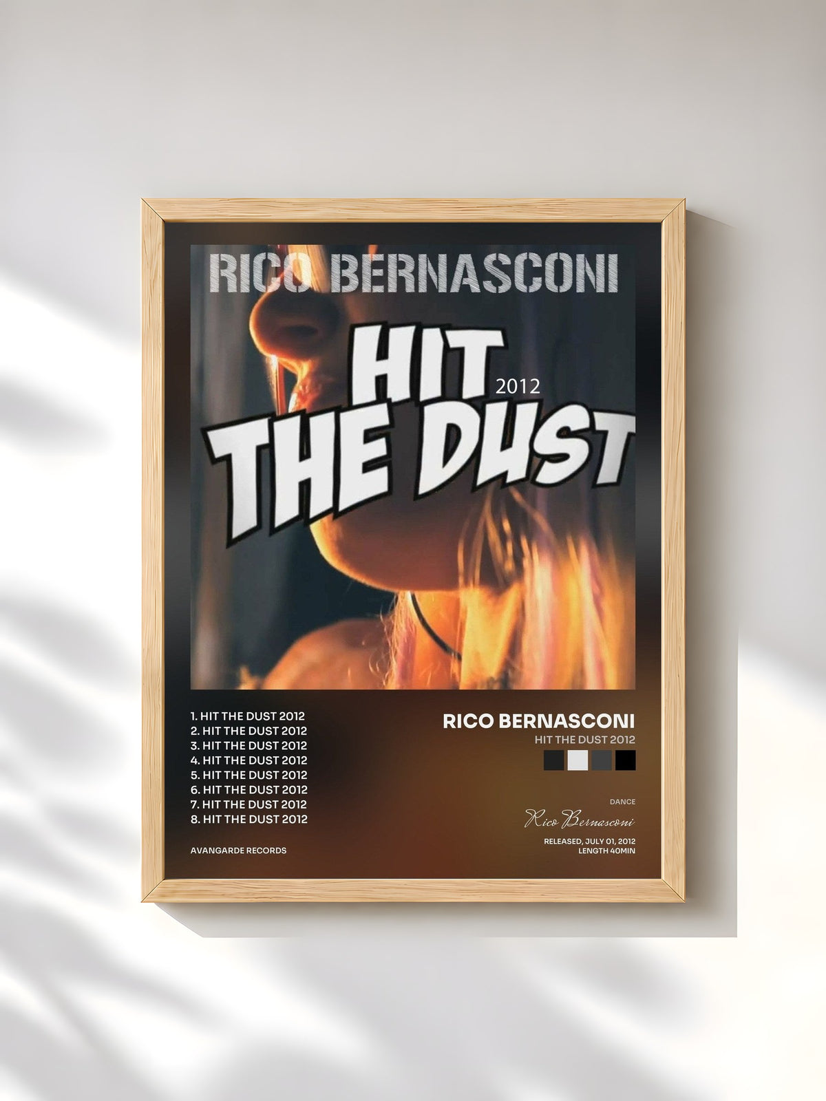 #bois Tableau de l'album Hit the Dust 2012 de Rico Bernasconi, cadre en bois brut, imprimé et encadré en France