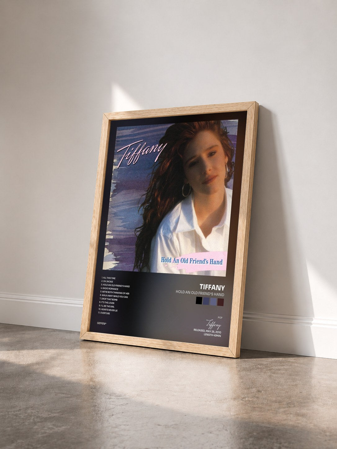 #bois Tableau de l'album Hold An Old Friend's Hand de Tiffany vu de trois quarts, cadre en bois brut