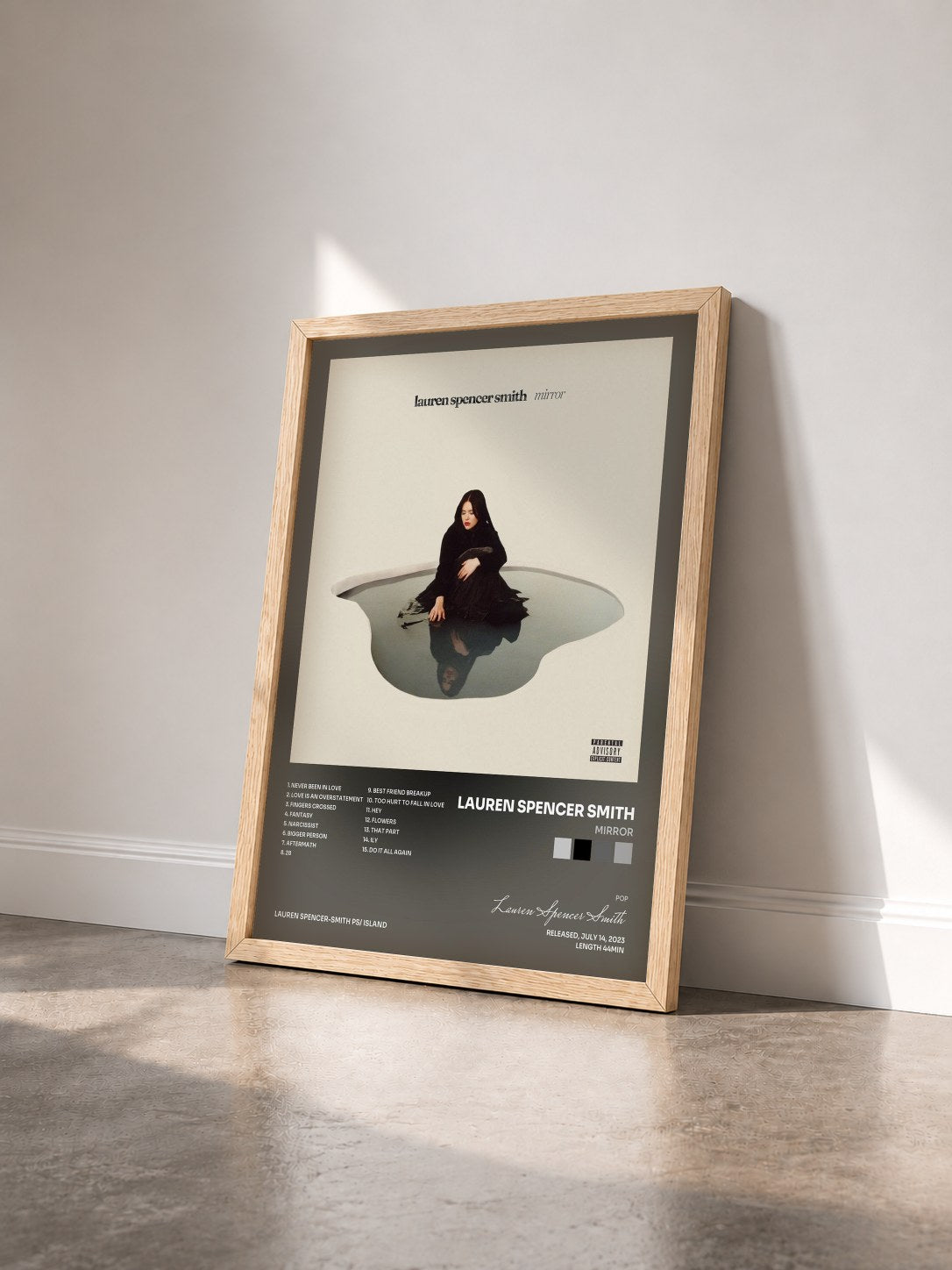 #bois Tableau de l'album Mirror de Lauren Spencer Smith vu de trois quarts, cadre en bois brut
