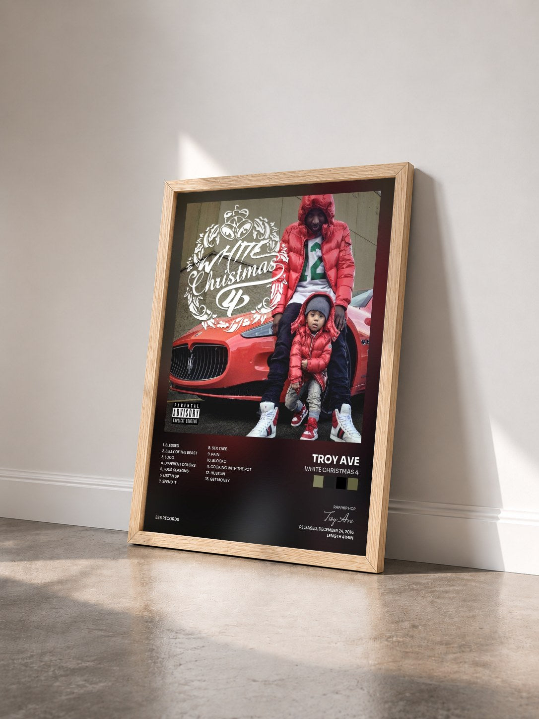 #bois Tableau de l'album White Christmas 4 de Troy Ave vu de trois quarts, cadre en bois brut