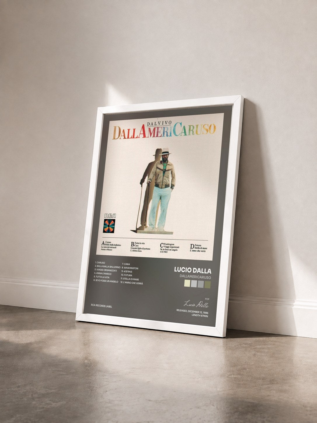 #blanc Tableau de l'album Dallamericaruso de Lucio Dalla vu de trois quarts, cadre blanc