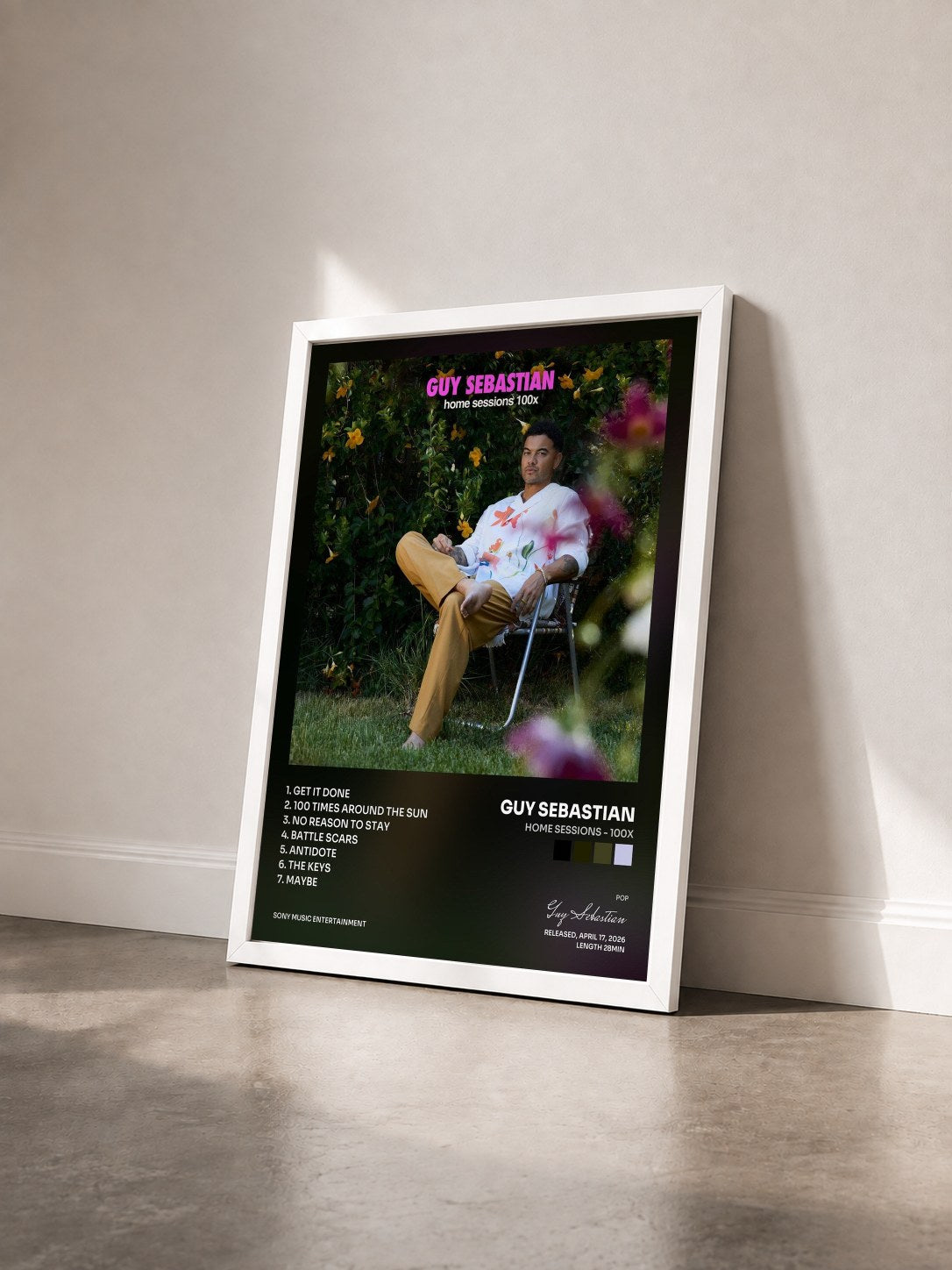 #blanc Tableau de l'album Home Sessions - 100X de Guy Sebastian vu de trois quarts, cadre blanc