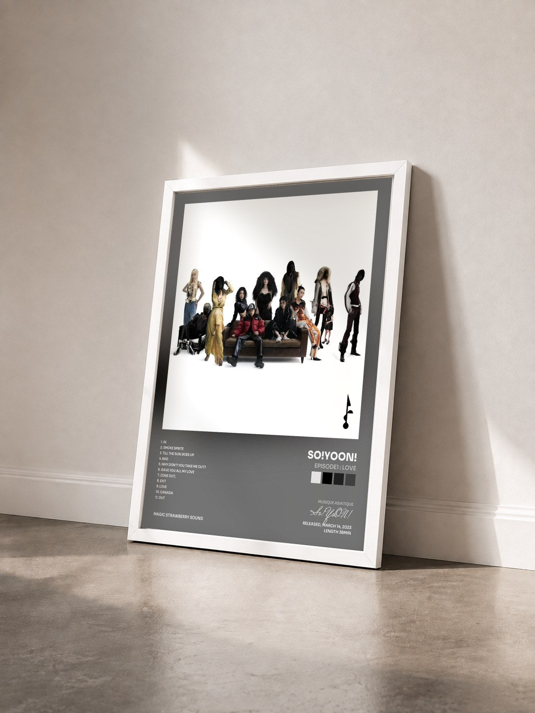 #blanc Tableau de l'album Episode1 : Love de So!YoON! vu de trois quarts, cadre blanc
