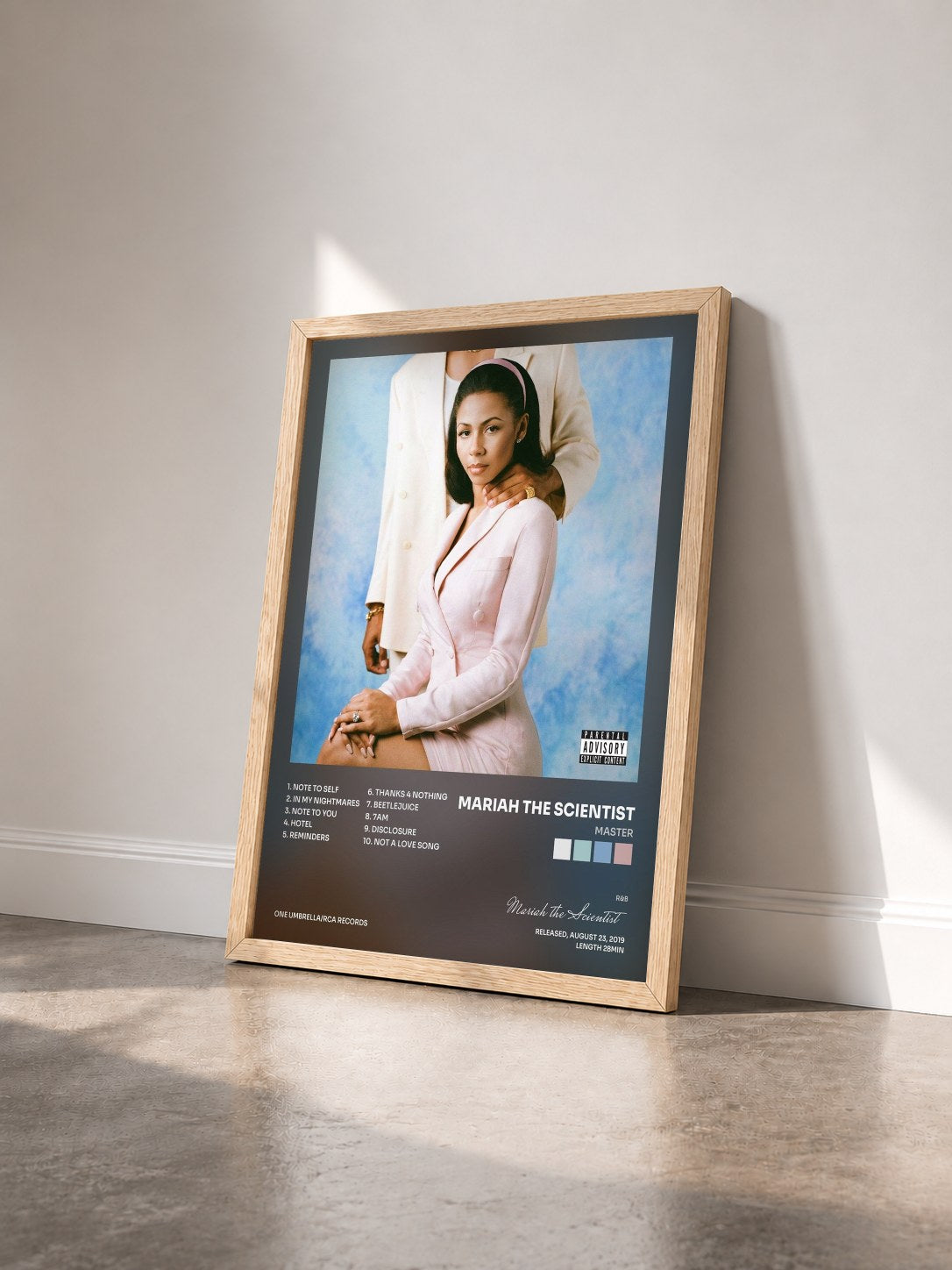 #bois Tableau de l'album MASTER de Mariah the Scientist vu de trois quarts, cadre en bois brut
