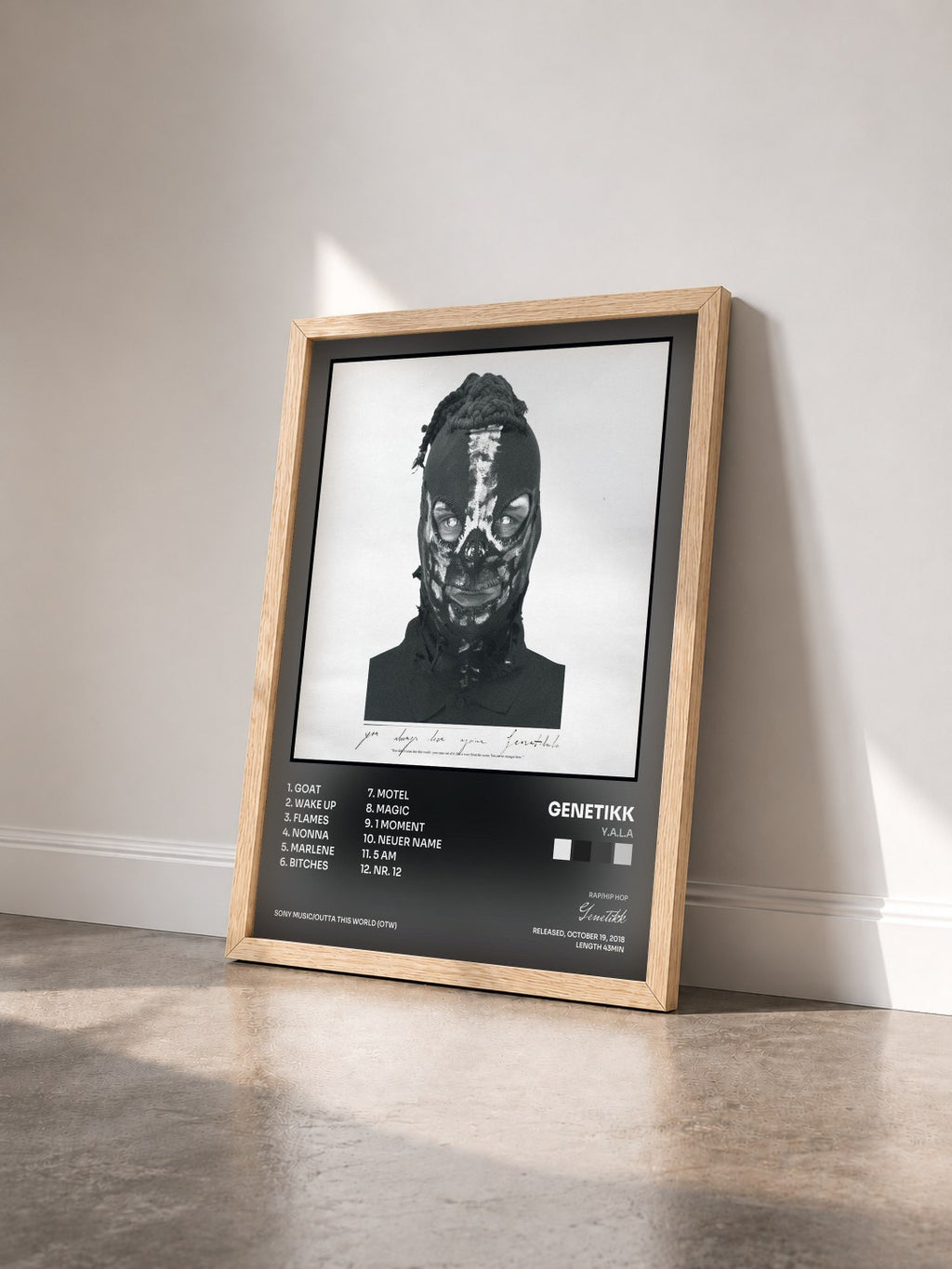 #bois Tableau de l'album Y.A.L.A de Genetikk vu de trois quarts, cadre en bois brut