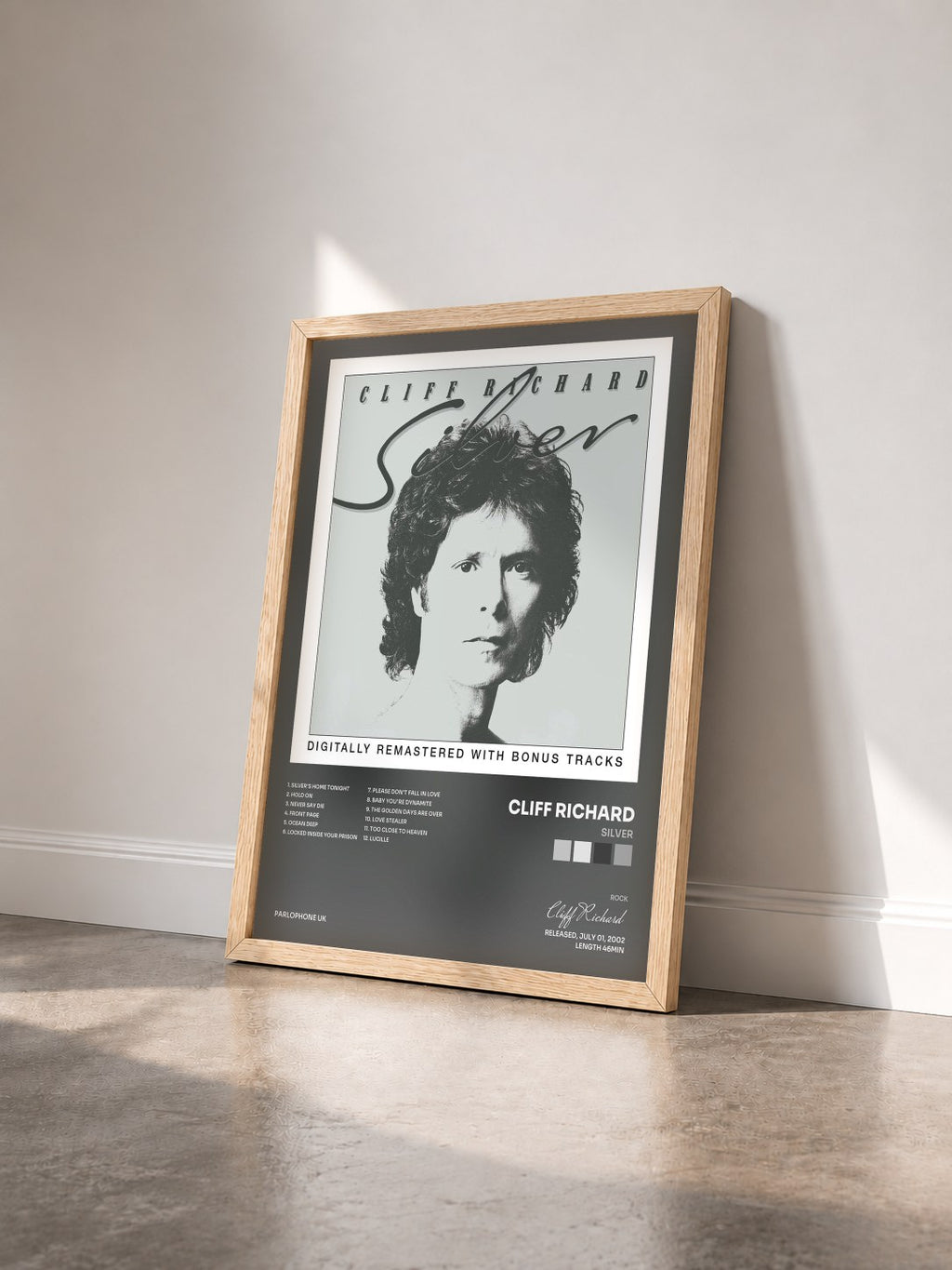 #bois Tableau de l'album Silver de Cliff Richard vu de trois quarts, cadre en bois brut